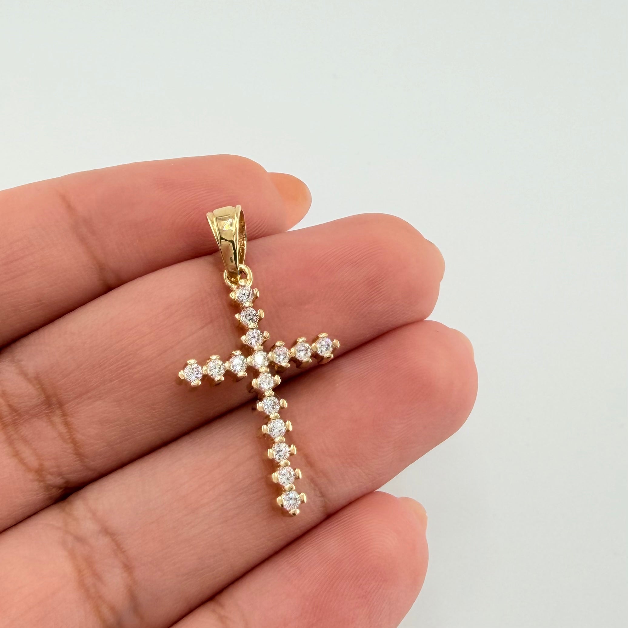 Dije Cruz 2.1gr / 1 1/4 in / Oro Amarillo 18K *