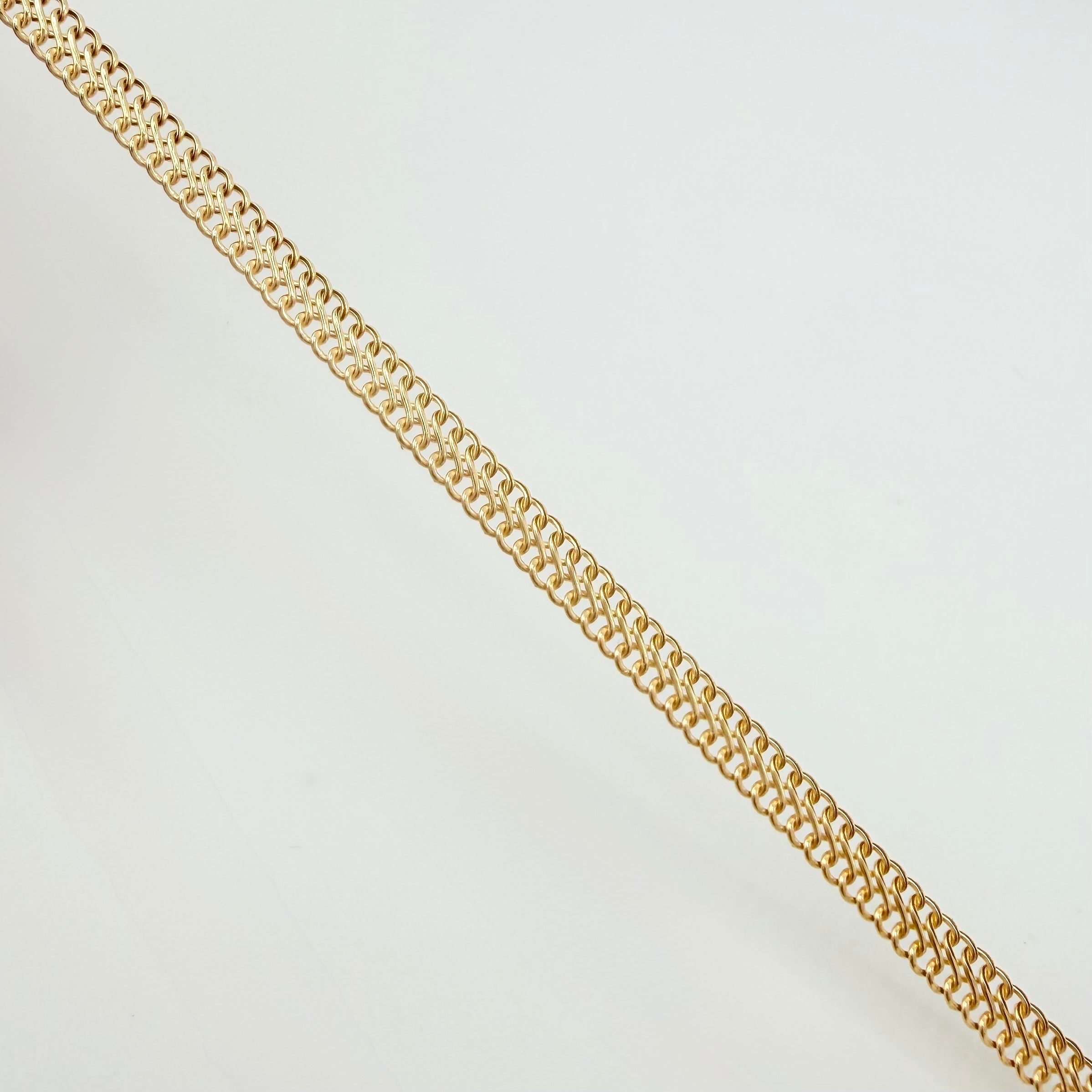 Cadena Sedusa 6.35gr / 19 3/4 in / 4.6mm Oro Amarillo +3 18K *