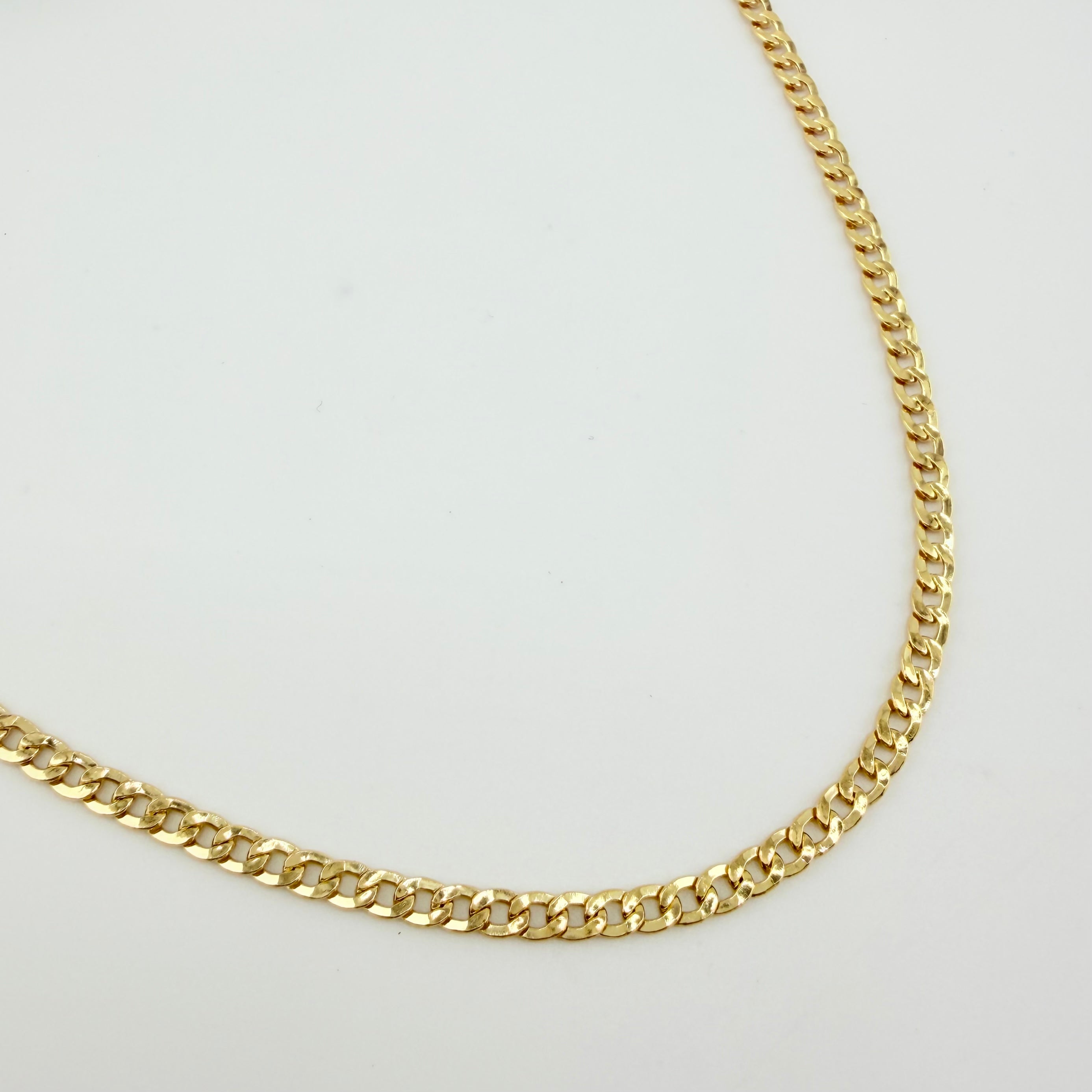 Cadena Cubana 8.3gr / 27 1/2 in / 3.3mm Oro Amarillo +1 18K ©