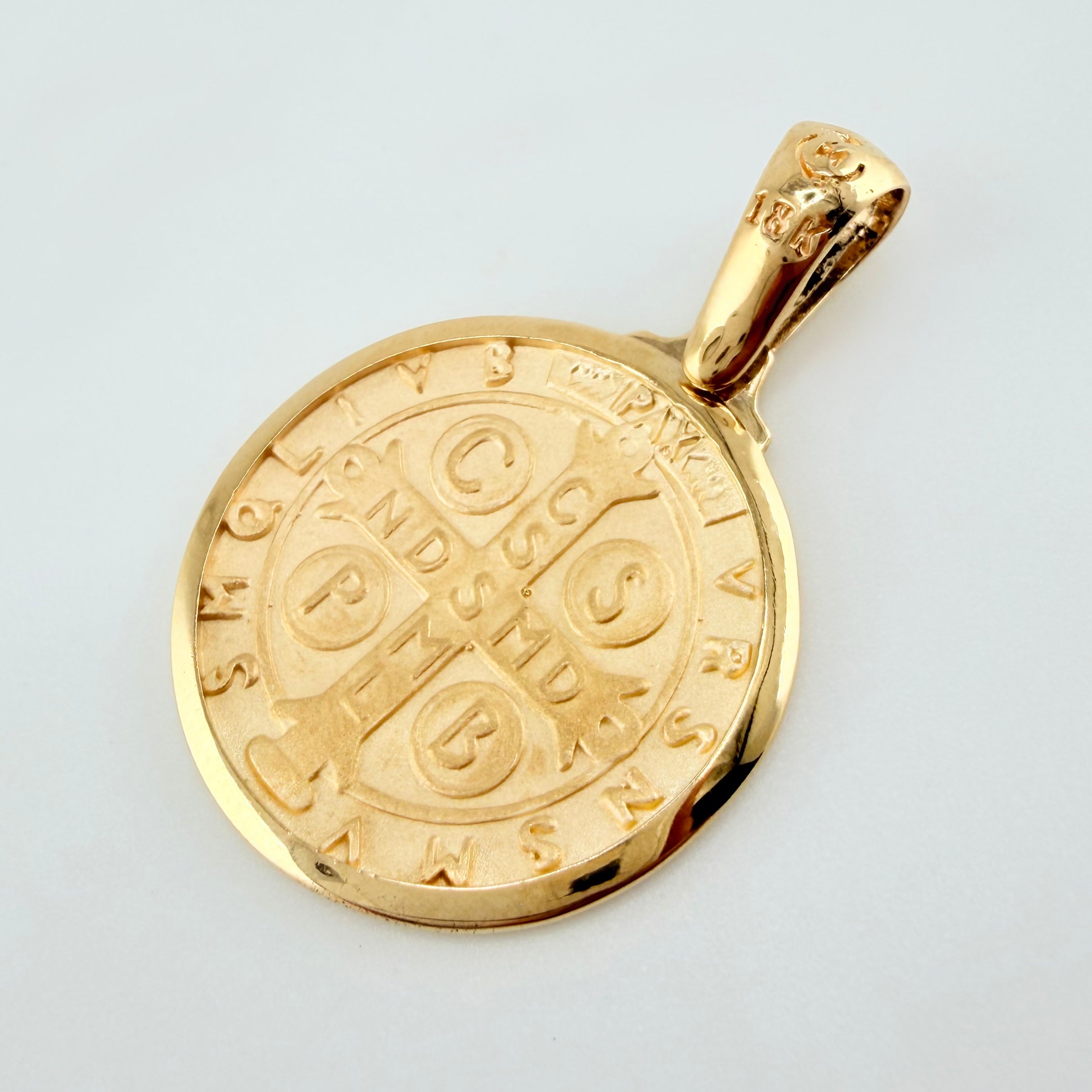 Pendant Saint Benedict 7.9gr / 1 1/2 in / 18K Yellow Gold *