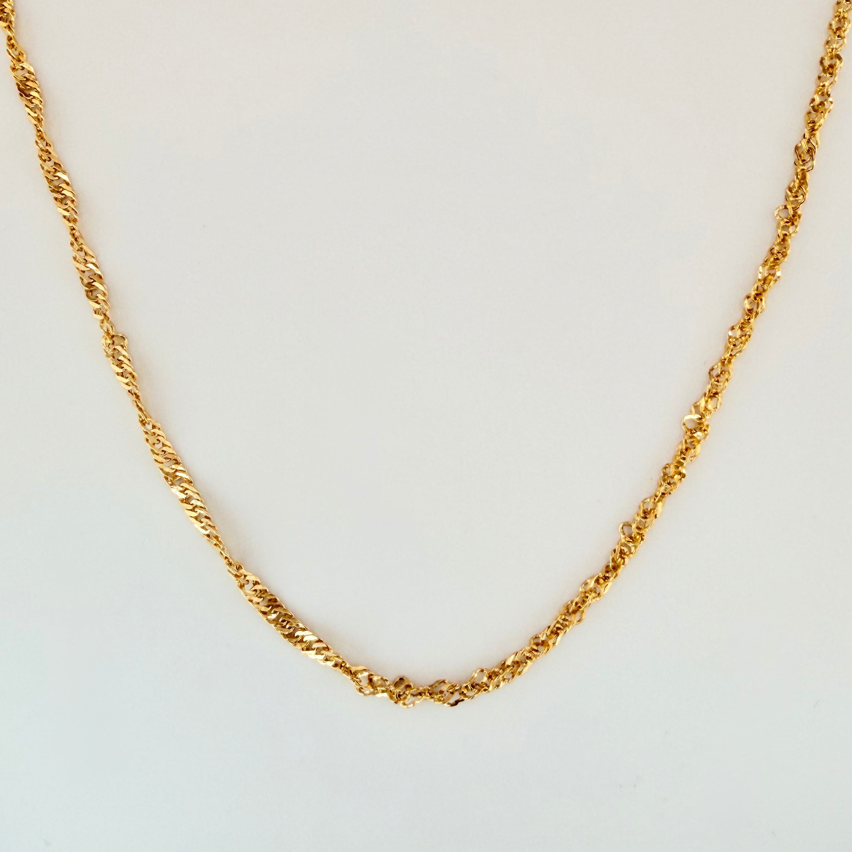Cadena Singapur 1.95gr / 17 3/4 in / 2.3mm Oro Amarillo +3 18K ©