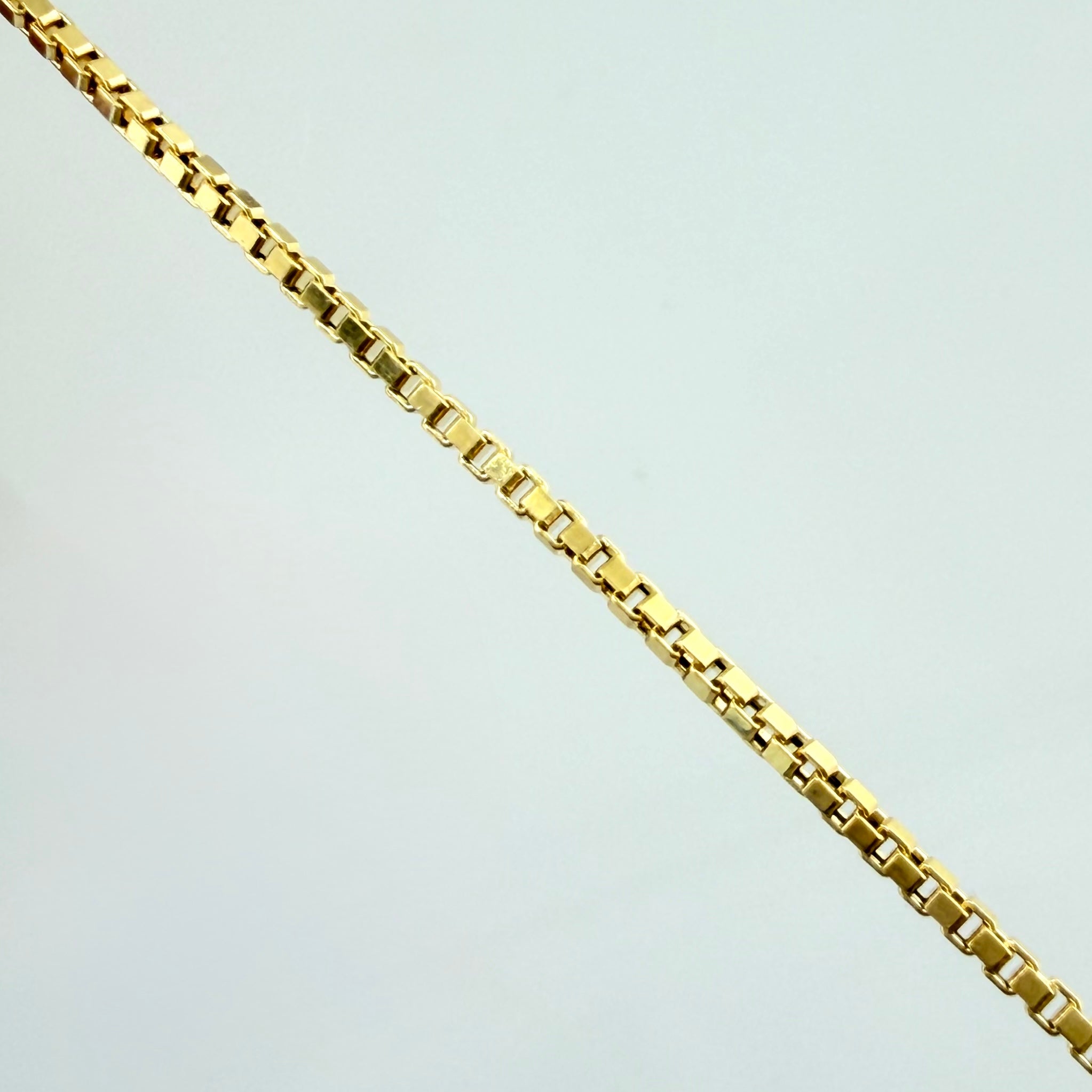 Cadena Veneciana 3.8gr / 19 3/4 in / 1.6mm Oro Amarillo +3 18K ©