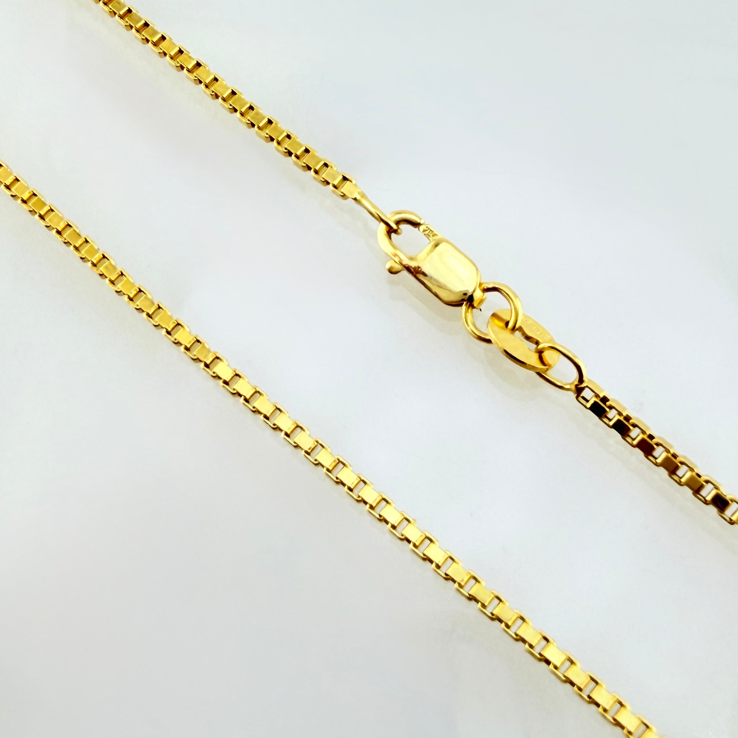 Cadena Veneciana 3.8gr / 19 3/4 in / 1.6mm Oro Amarillo +3 18K ©