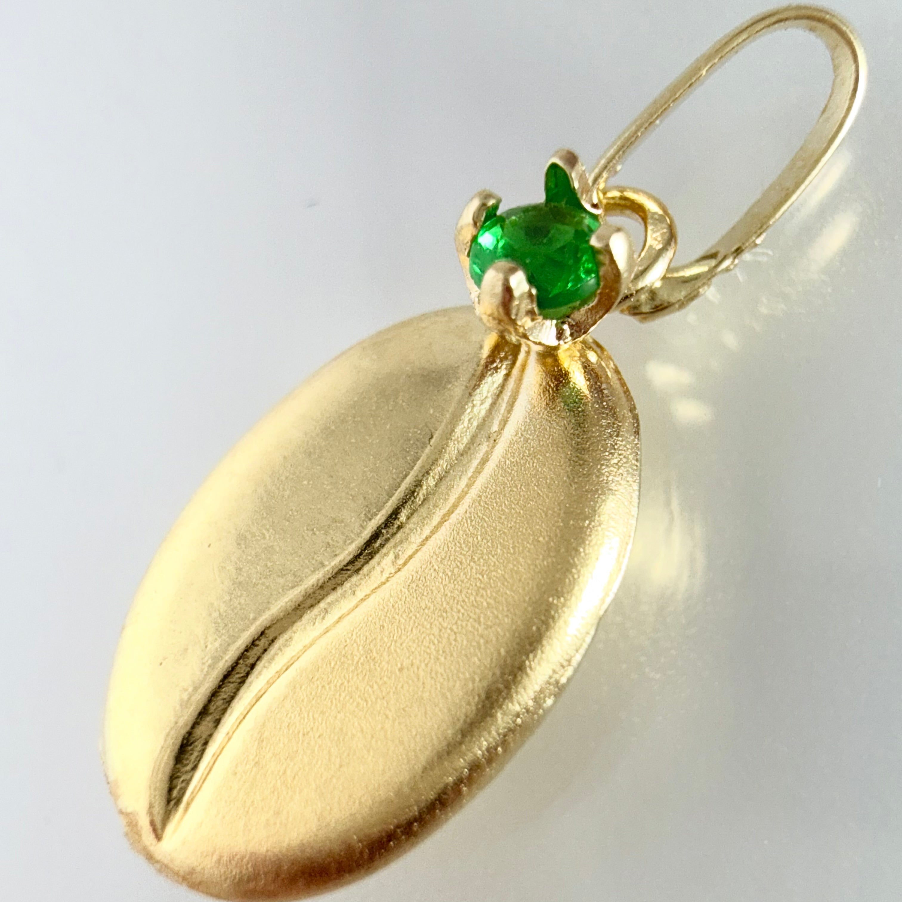 Dije Grano Café 0.3gr / 1/2 in / Oro Amarillo 18K