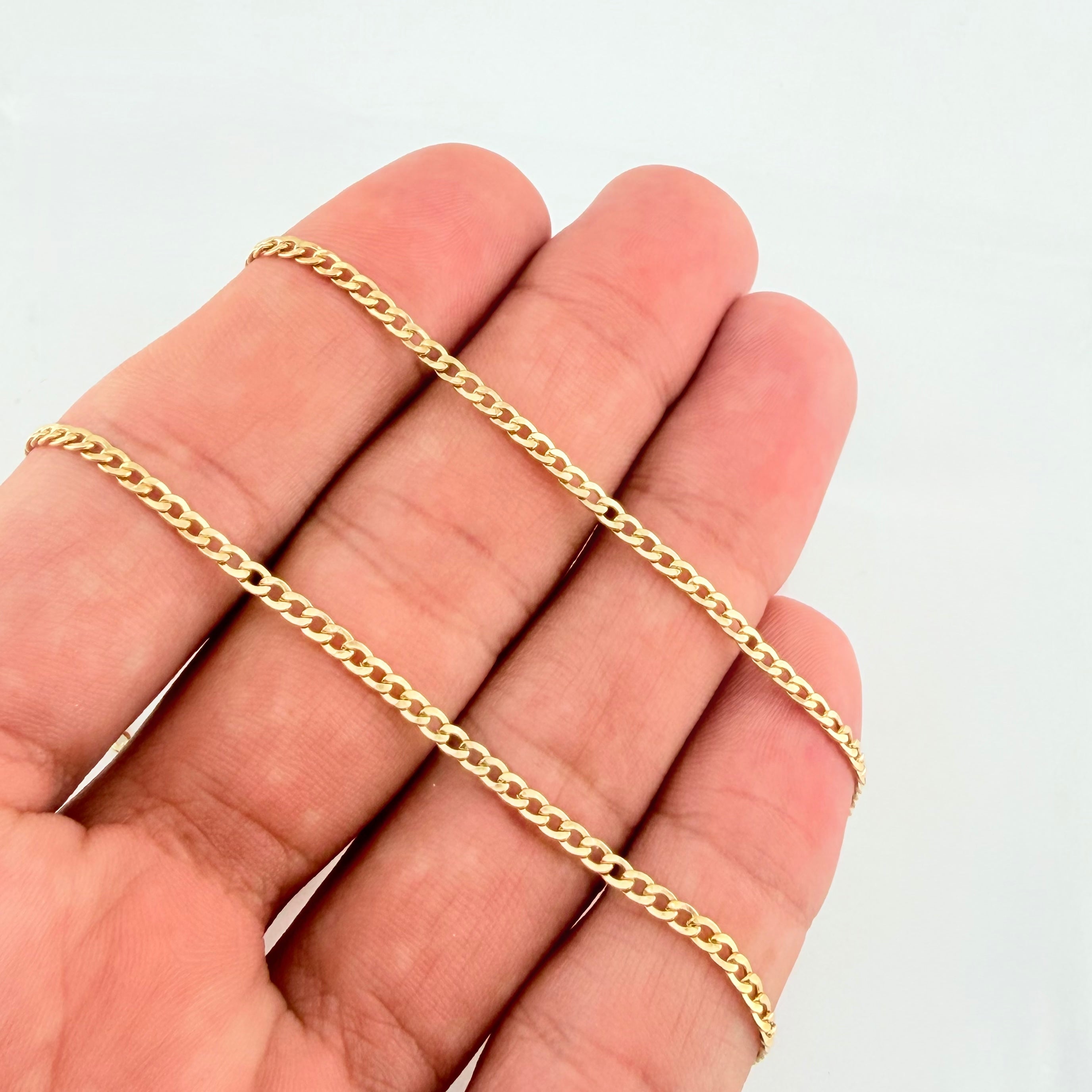 Cadena Cubana 4.75gr / 27 1/2 in / 2.2mm Oro Amarillo +1 18K