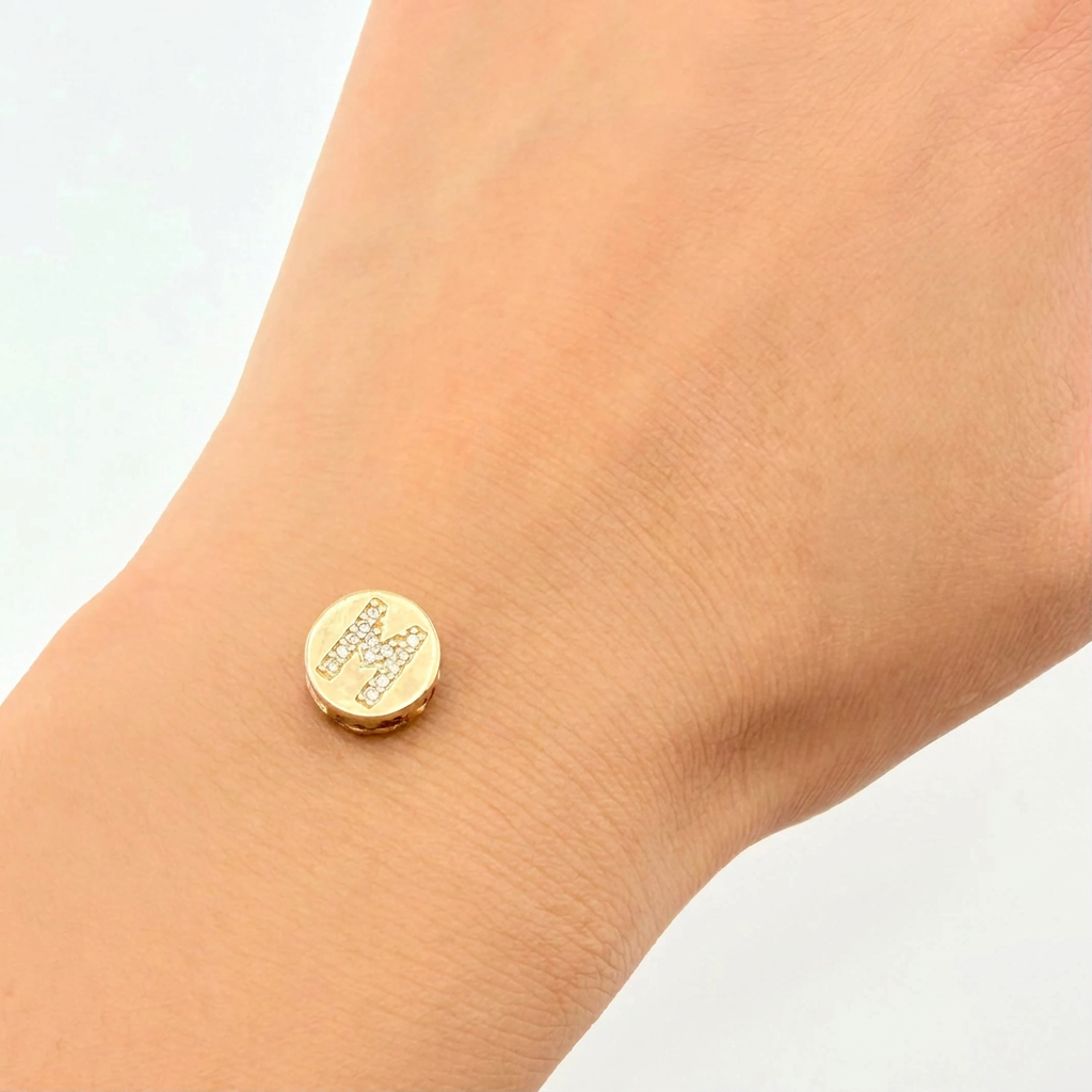 Dije Herraje Letra M 1.3gr / 1/2 in / Oro Amarillo 18K *