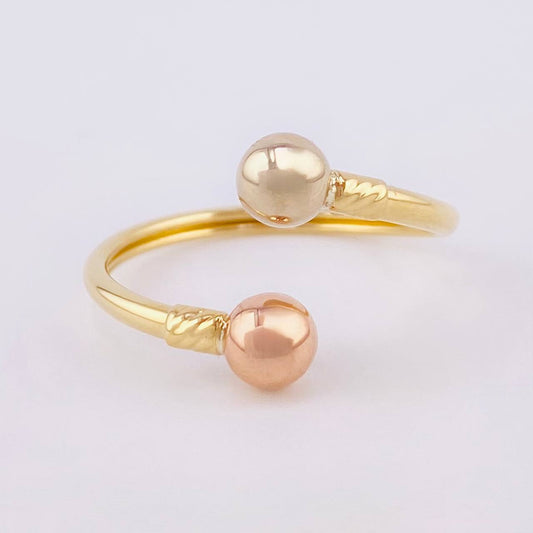 You and Me Ring 1.3 g / Size 8 1/2 Three Golds 18K