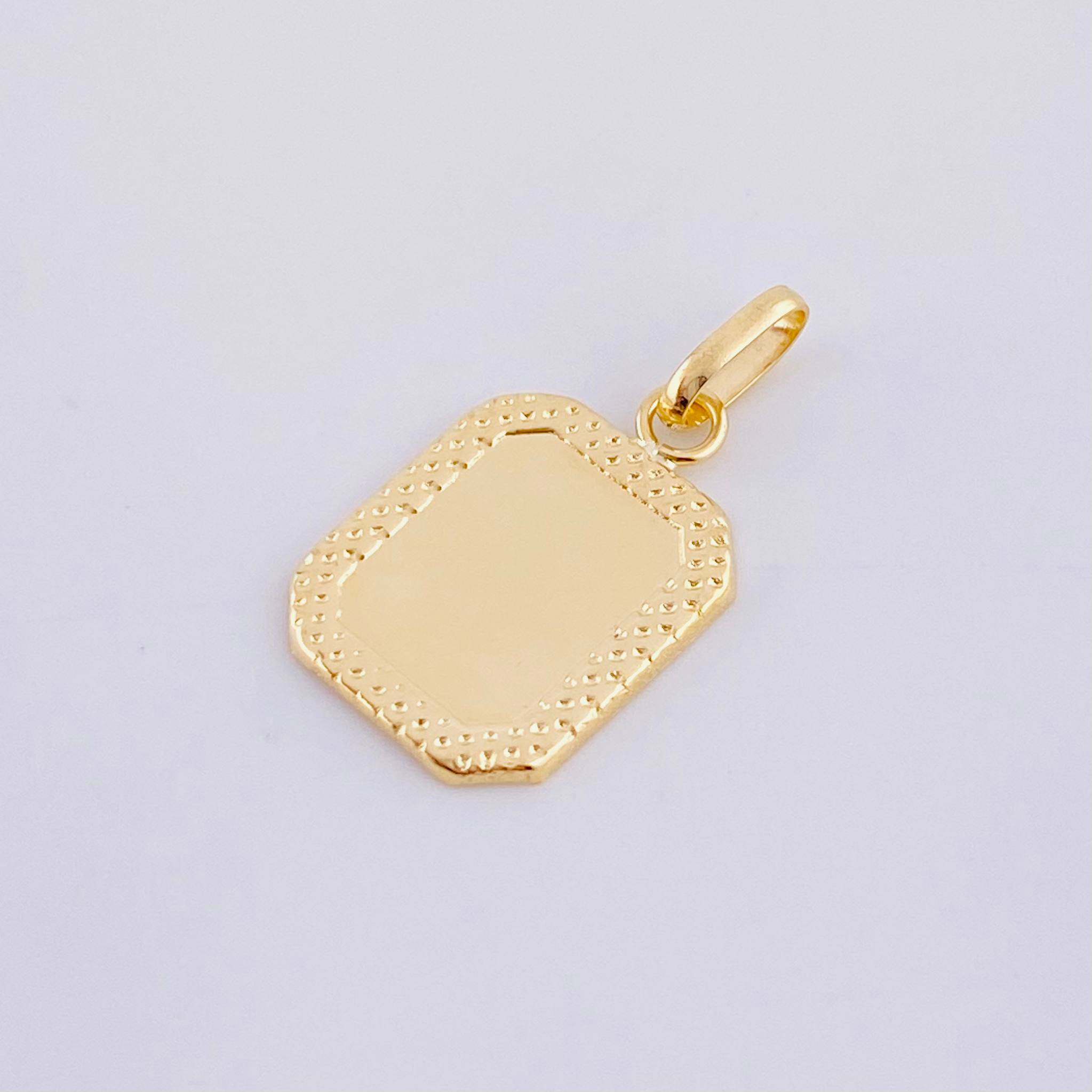 Dije Placa Marco Bordeado 0.55 g / 3/4 in Oro Amarillo 18K