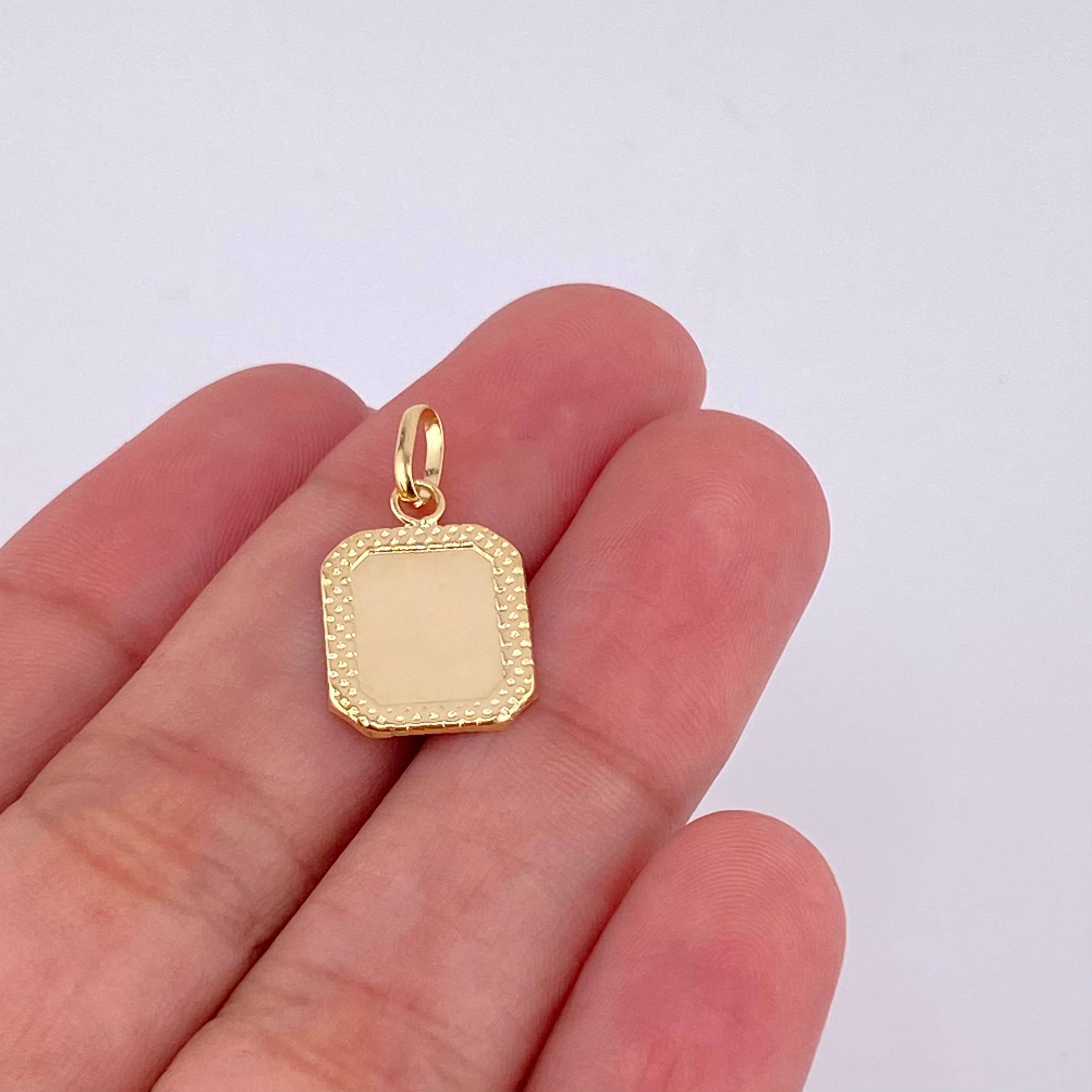Pendant Plaque Framed Border 0.55 g / 3/4 in 18K Yellow Gold