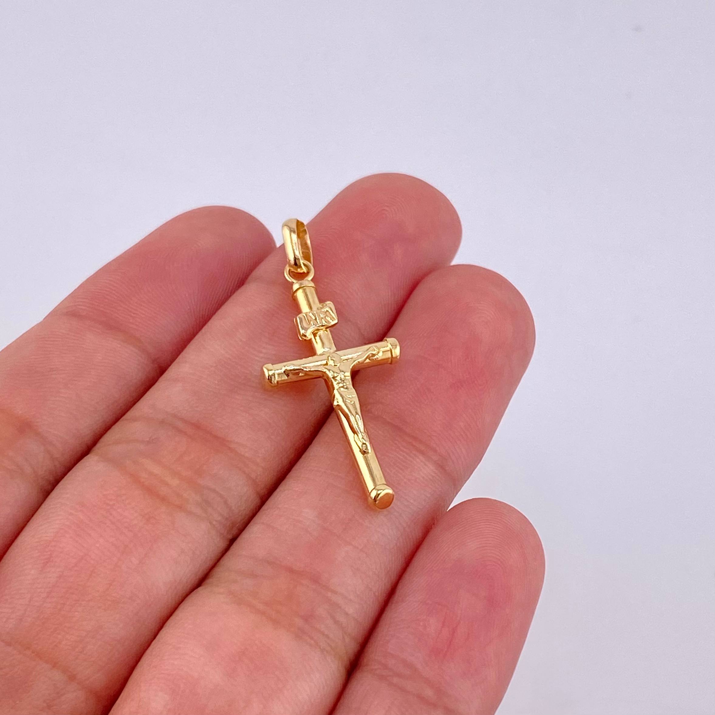 Dije Cruz Lisa 1.1 g / 1 1/4 in Oro Amarillo 18K