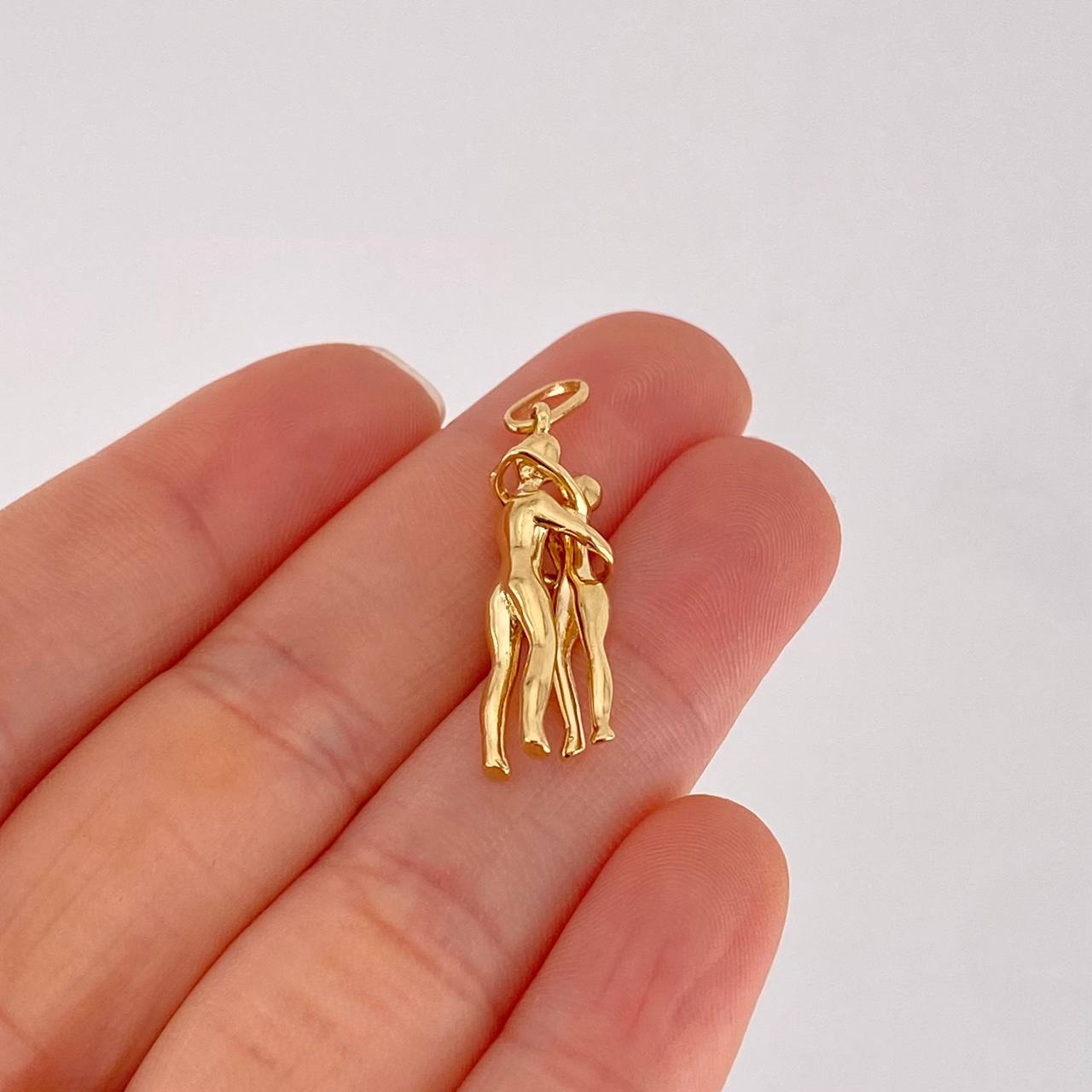 Pendant Couple 4.6g / 1 1/4 in 18K Yellow Gold