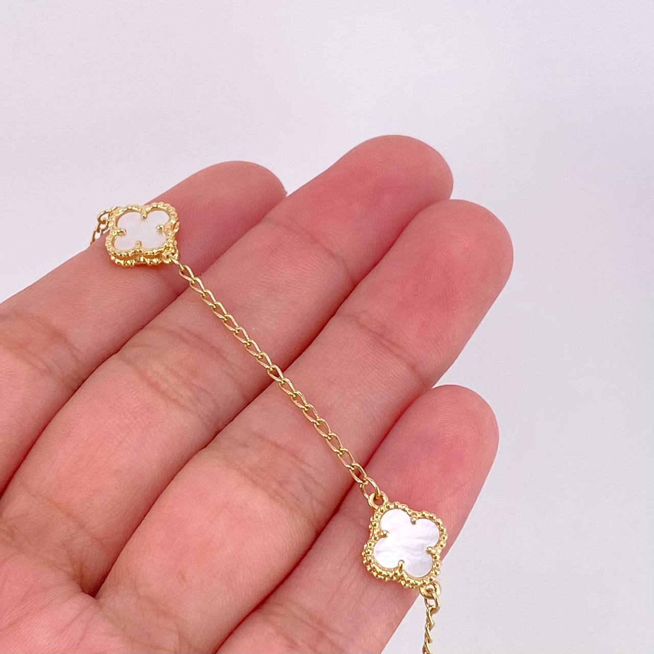 Bracelet Spike Clover Mother-of-Pearl 4.6g / 7 3/4 in / 1.5mm Yellow Gold 18K