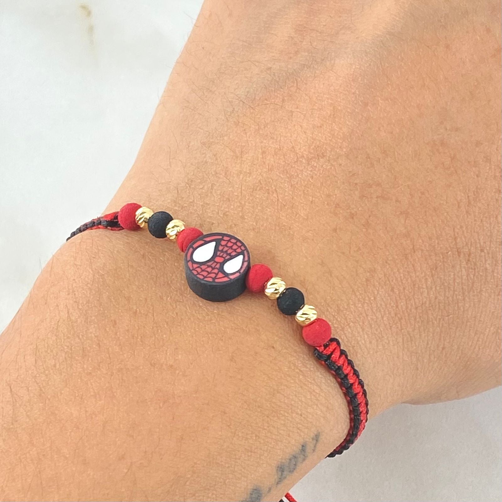 Pulsera Roja Mascara Super Héroe 4 Und Oro 18K (A.C)