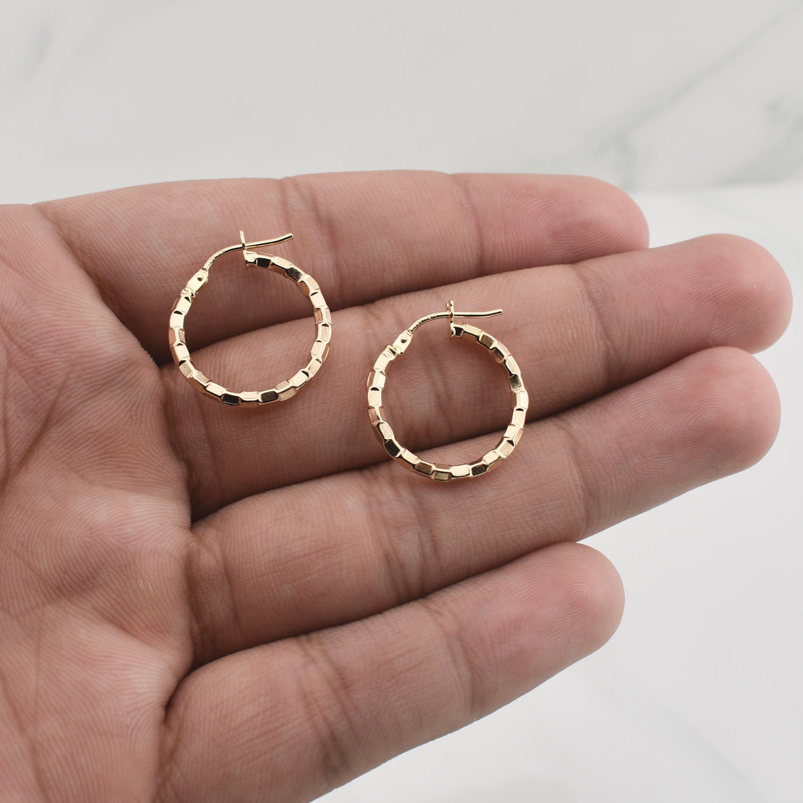 Esme Hoop Earrings 1.35gr / 3/4 in / Yellow Gold +4 18K !