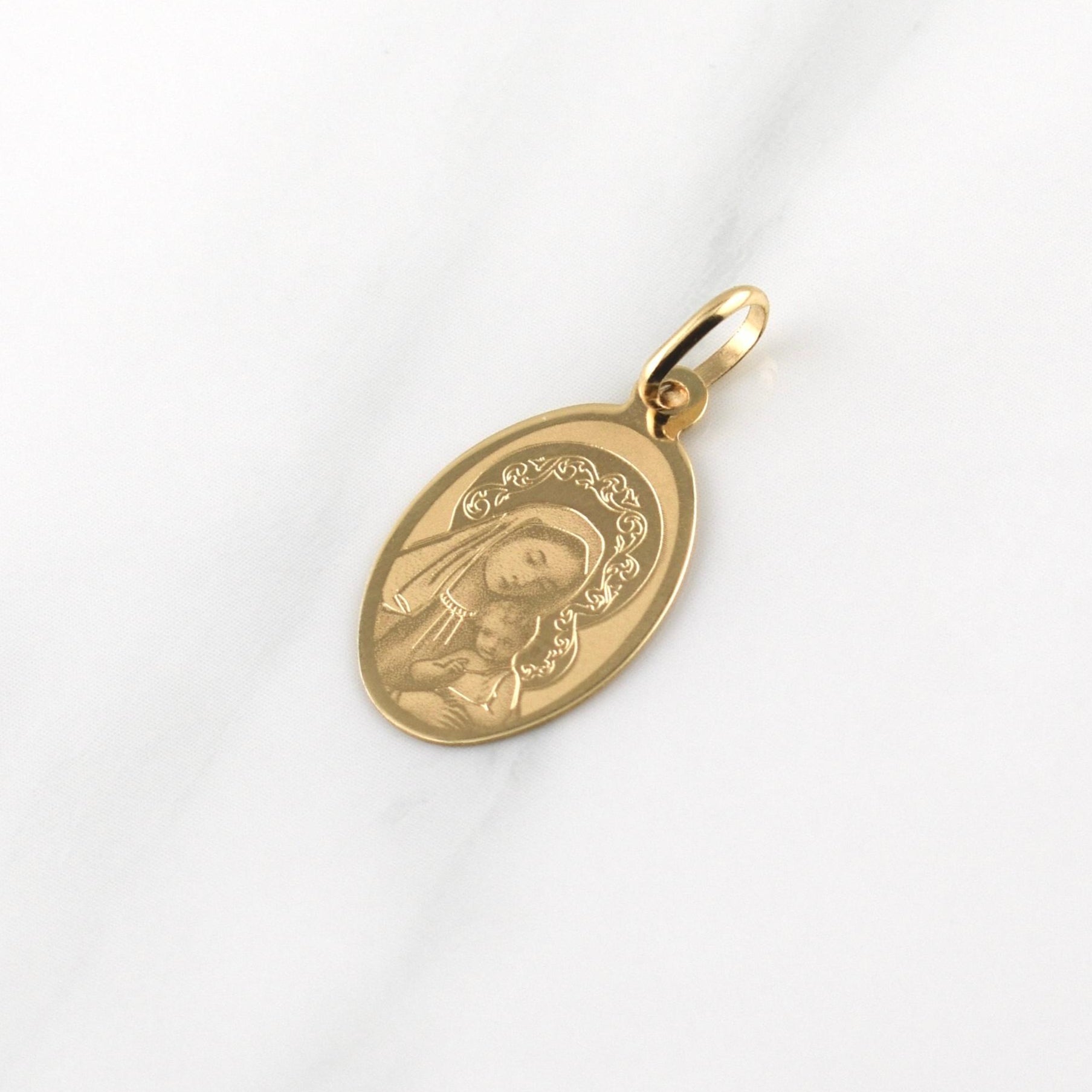 Dije Virgen Del Carmen 0.8gr / 1 in / Oro Amarillo +4 18K ©