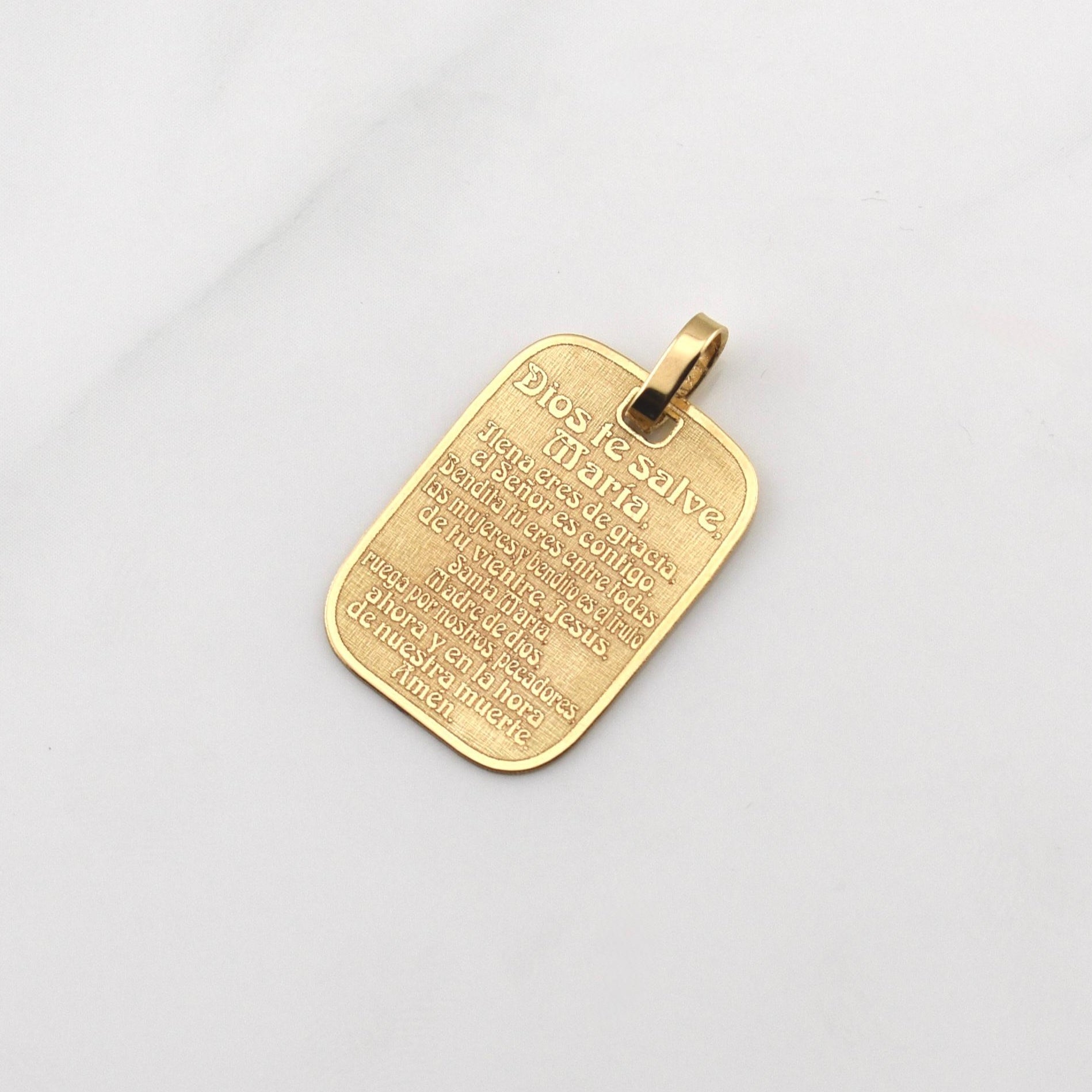 Dije Ave Maria 2.25gr / 1 in / Oro Amarillo +4 18K !