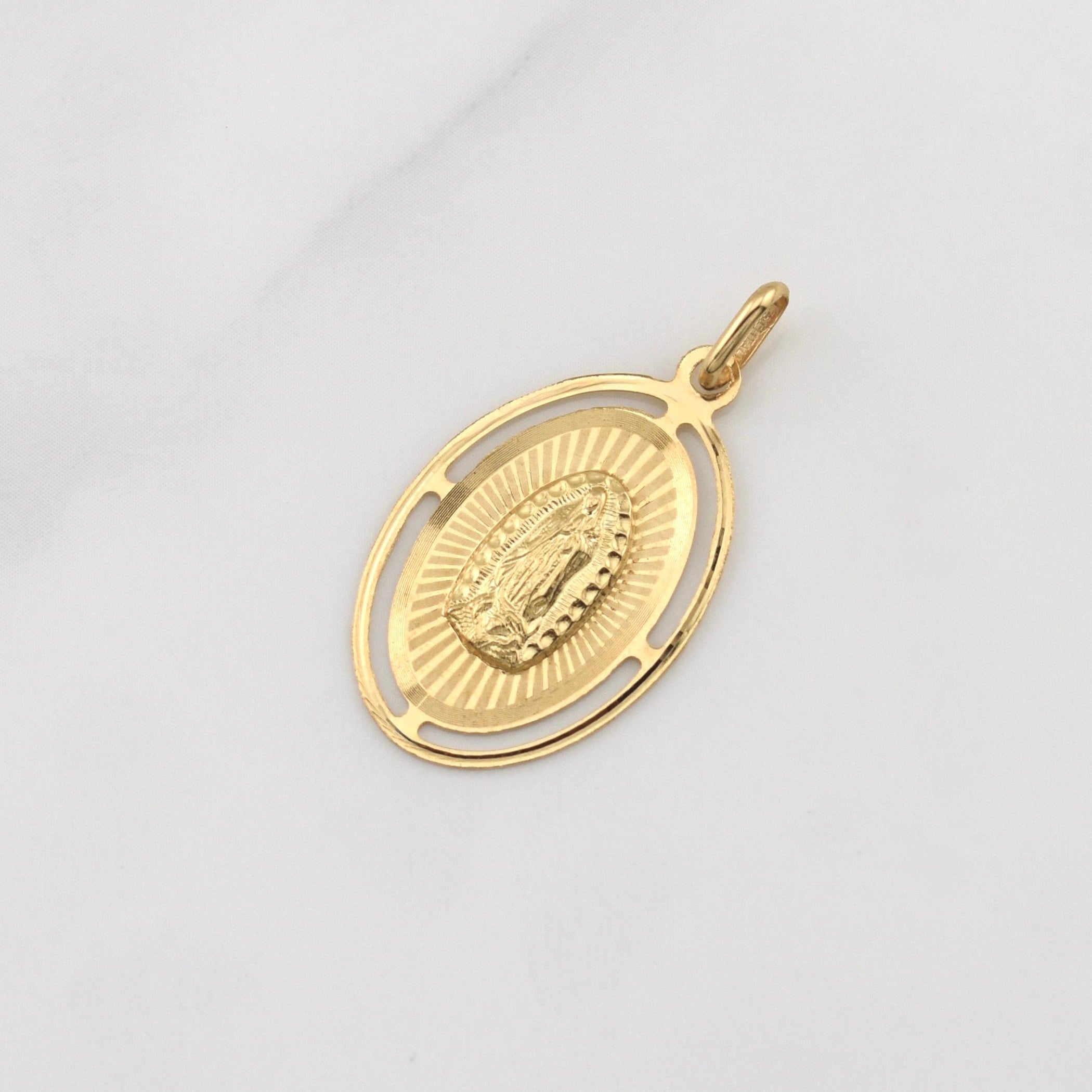 Dije Virgen Guadalupe 1.55gr / 1 1/4 in / Oro Amarillo +4 18K ©