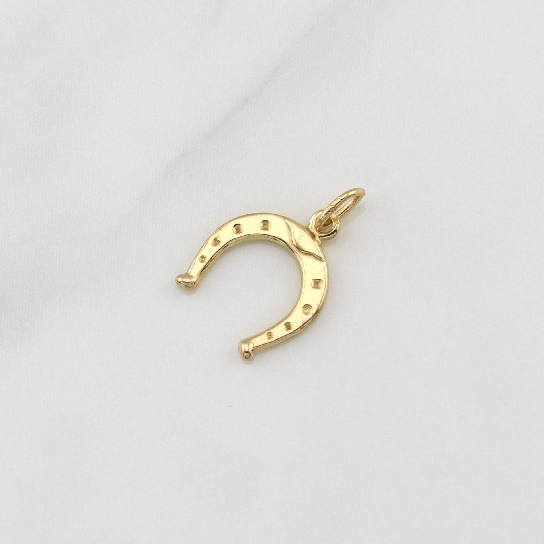 Dije Herradura 0.9gr / 3/4 in / Oro Amarillo +4 18K !