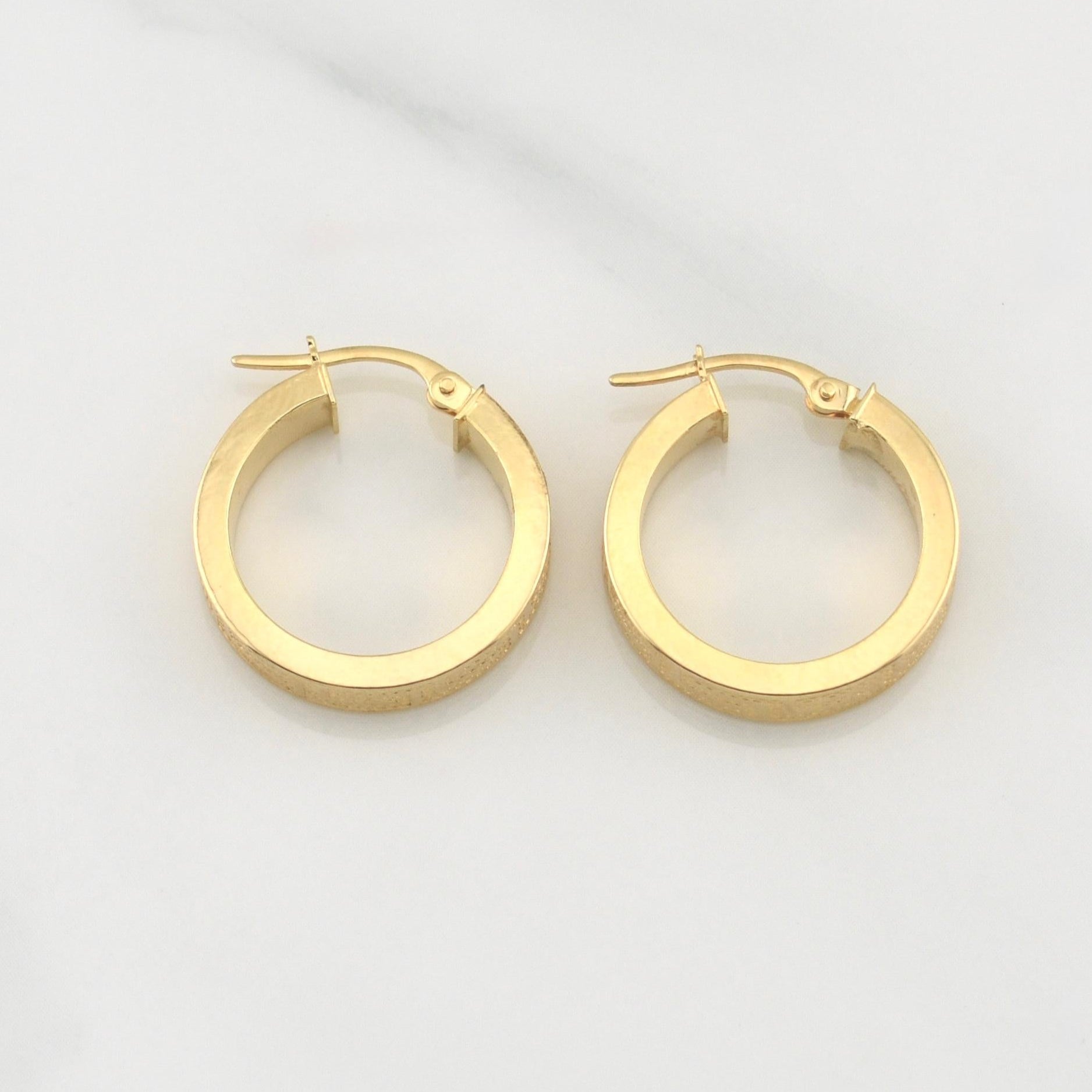 Hoop Earrings Victoria 2.2gr / 3/4 in / Yellow Gold +4 18K ©