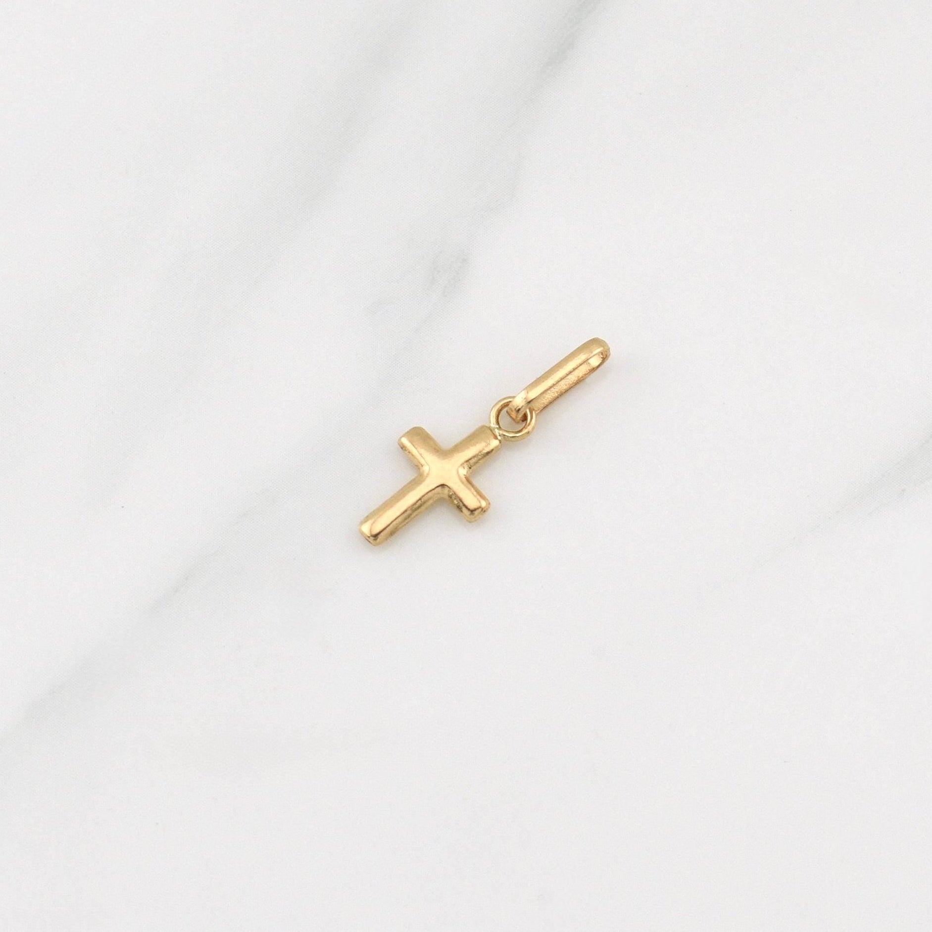 Dije Cruz 0.5gr / 3/4 in / Oro Amarillo 18K !