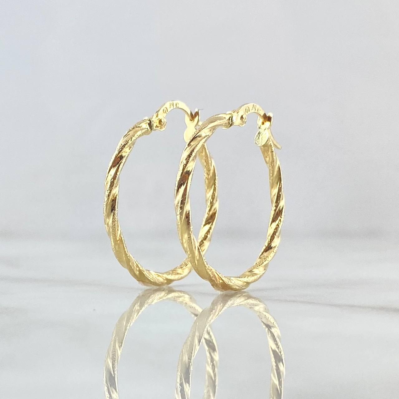 Hoop Earrings Asby 1.7gr / 2.8cm / Punctuated Melcocha 18K Yellow Gold