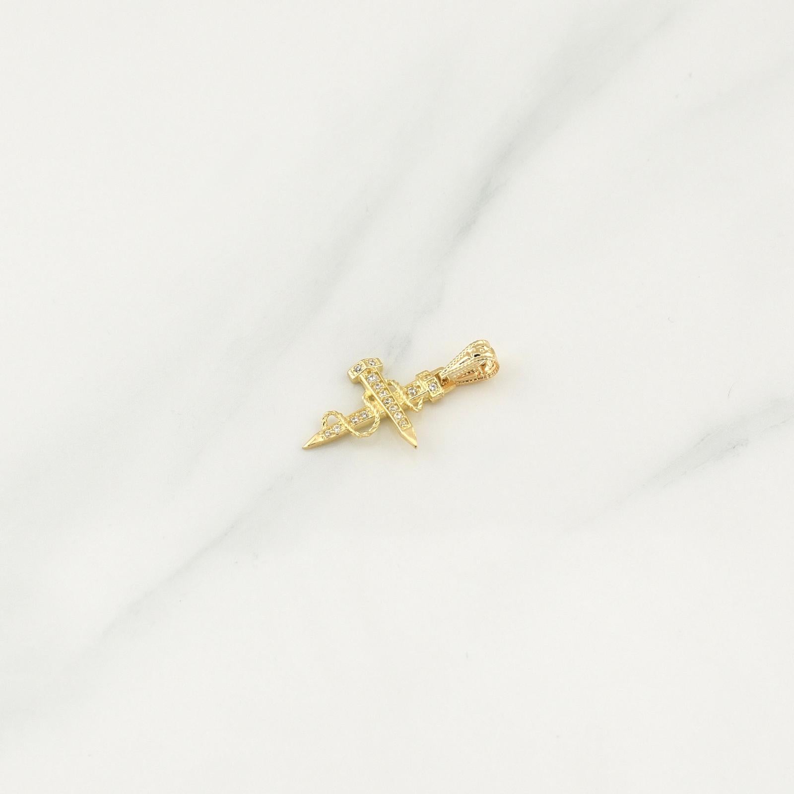 Dije Cruz Clavo 0.95gr / 1 in / Oro Amarillo 18K !
