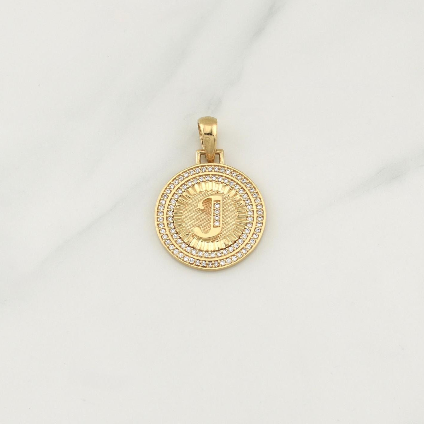 Dije Medalla Letra J 4.3gr / 1 1/4 in / Oro Amarillo 18K !
