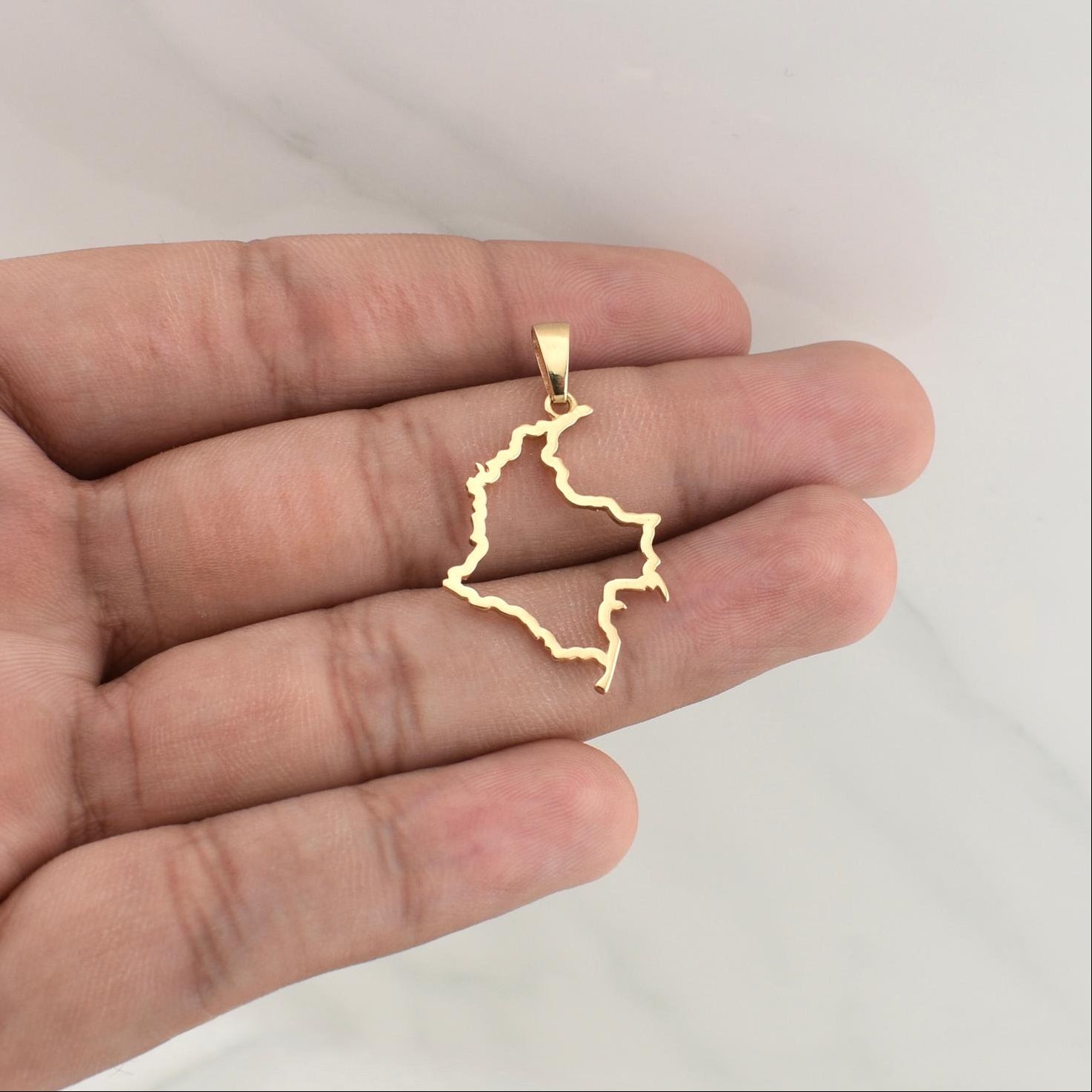 Dije Mapa Colombia 1.95gr / 1 1/2 in / Oro Amarillo 18K !