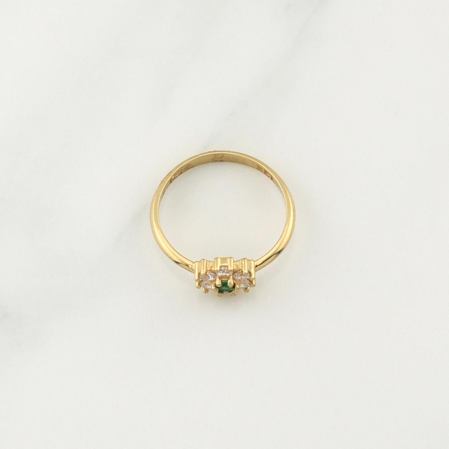 Anillo Solitario Flor Seis Petalos 2.25gr / T6 / Oro Amarillo 18K !