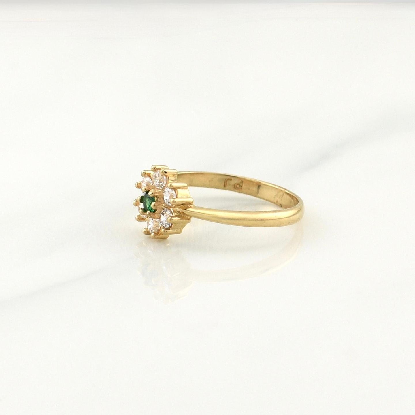 Anillo Solitario Flor Seis Petalos 2.25gr / T6 / Oro Amarillo 18K !