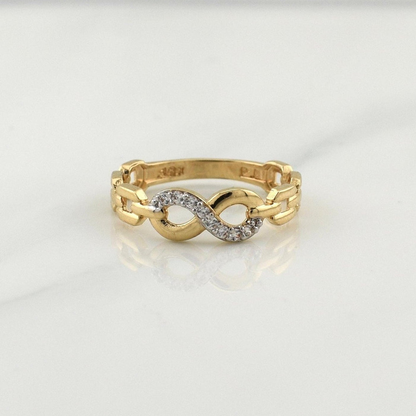 Anillo Infinito 2.25gr / T7 / Oro Amarillo 18K !
