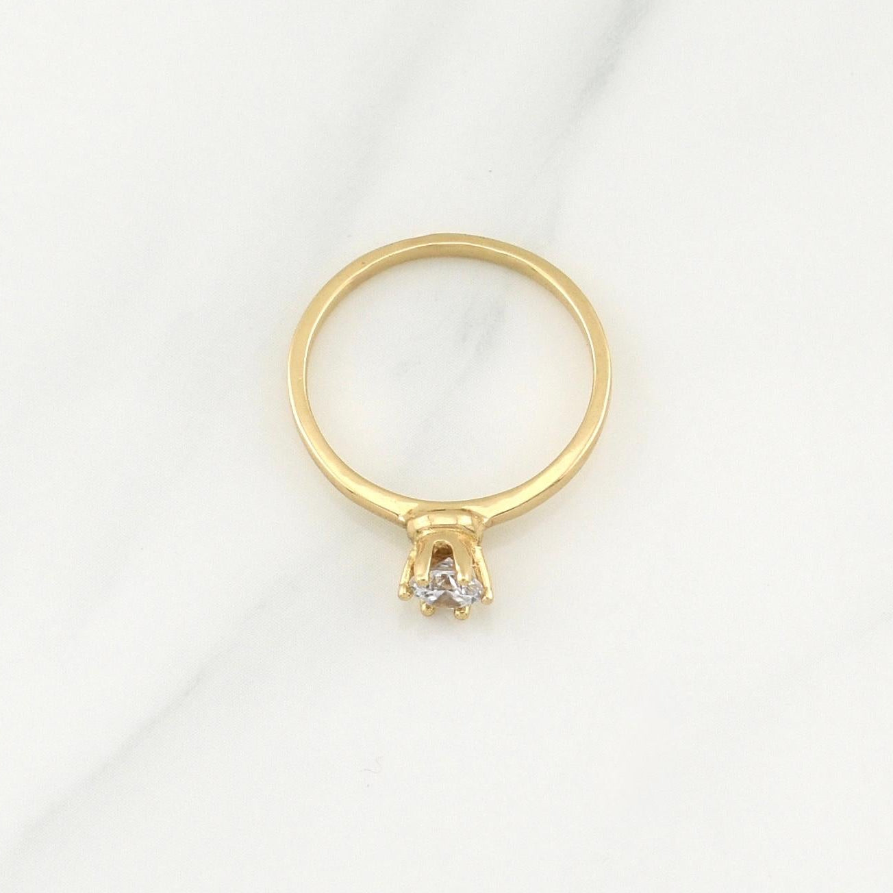 Anillo Solitario 2.2gr / T6 3/4 / Oro Amarillo 18K !