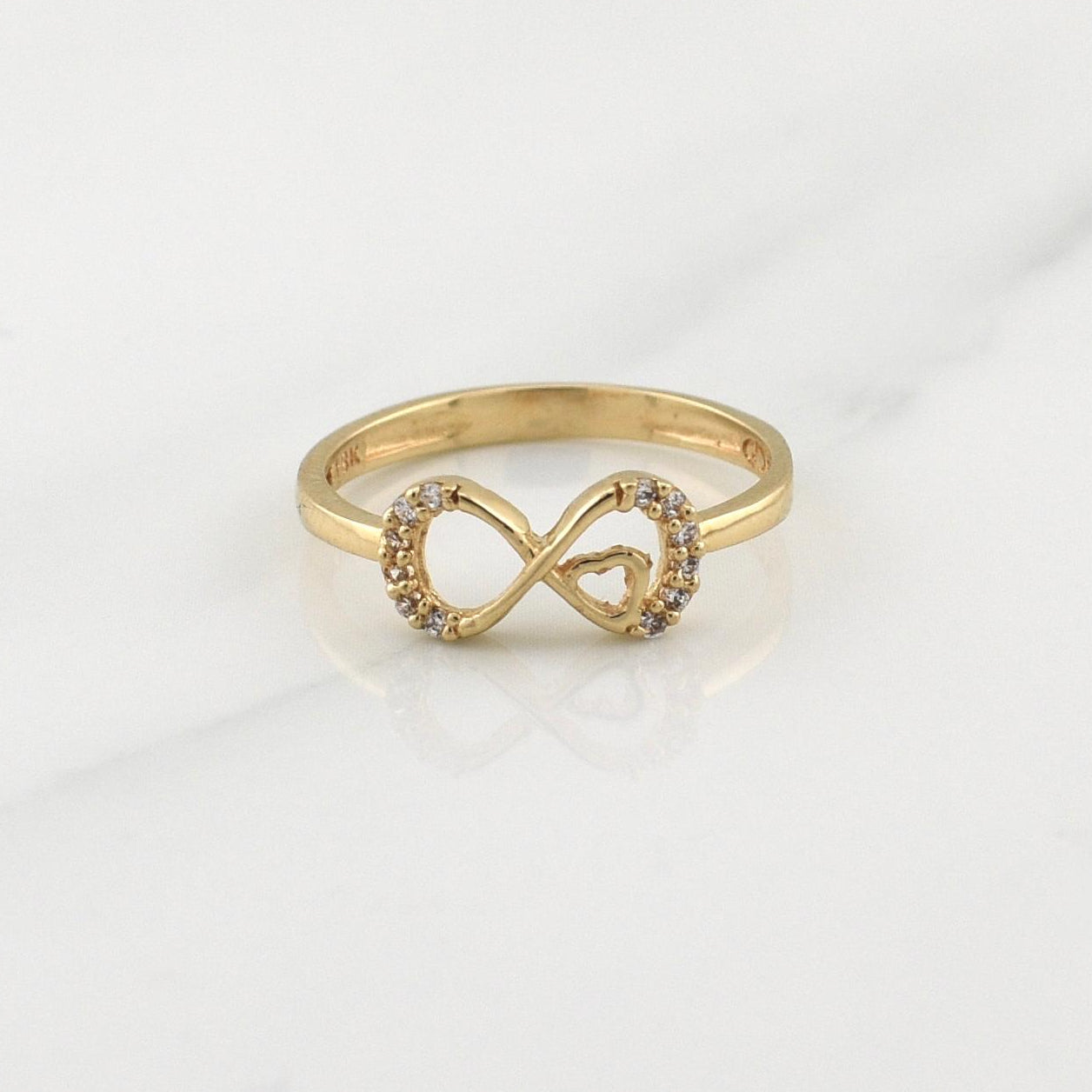 Anillo Infinito 1.45gr / T5 1/4 / Oro Amarillo 18K !
