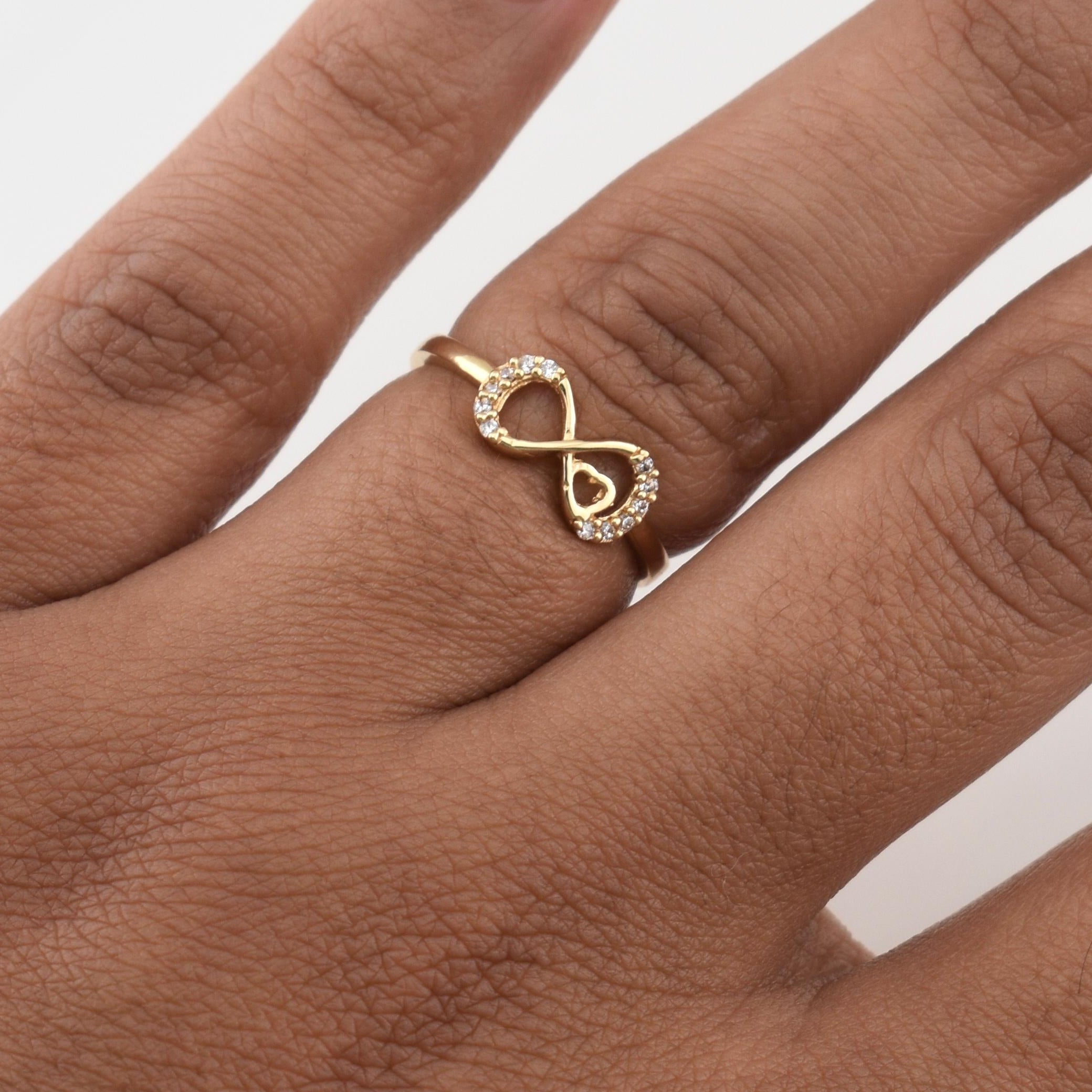 Anillo Infinito 1.45gr / T5 1/4 / Oro Amarillo 18K !