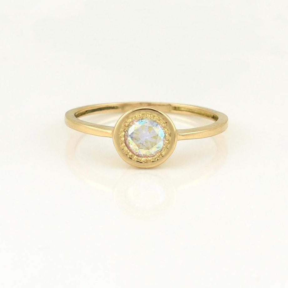 Anillo Solitario Bisel Traslúcido 2.1gr / T8 / Oro Amarillo 18K !