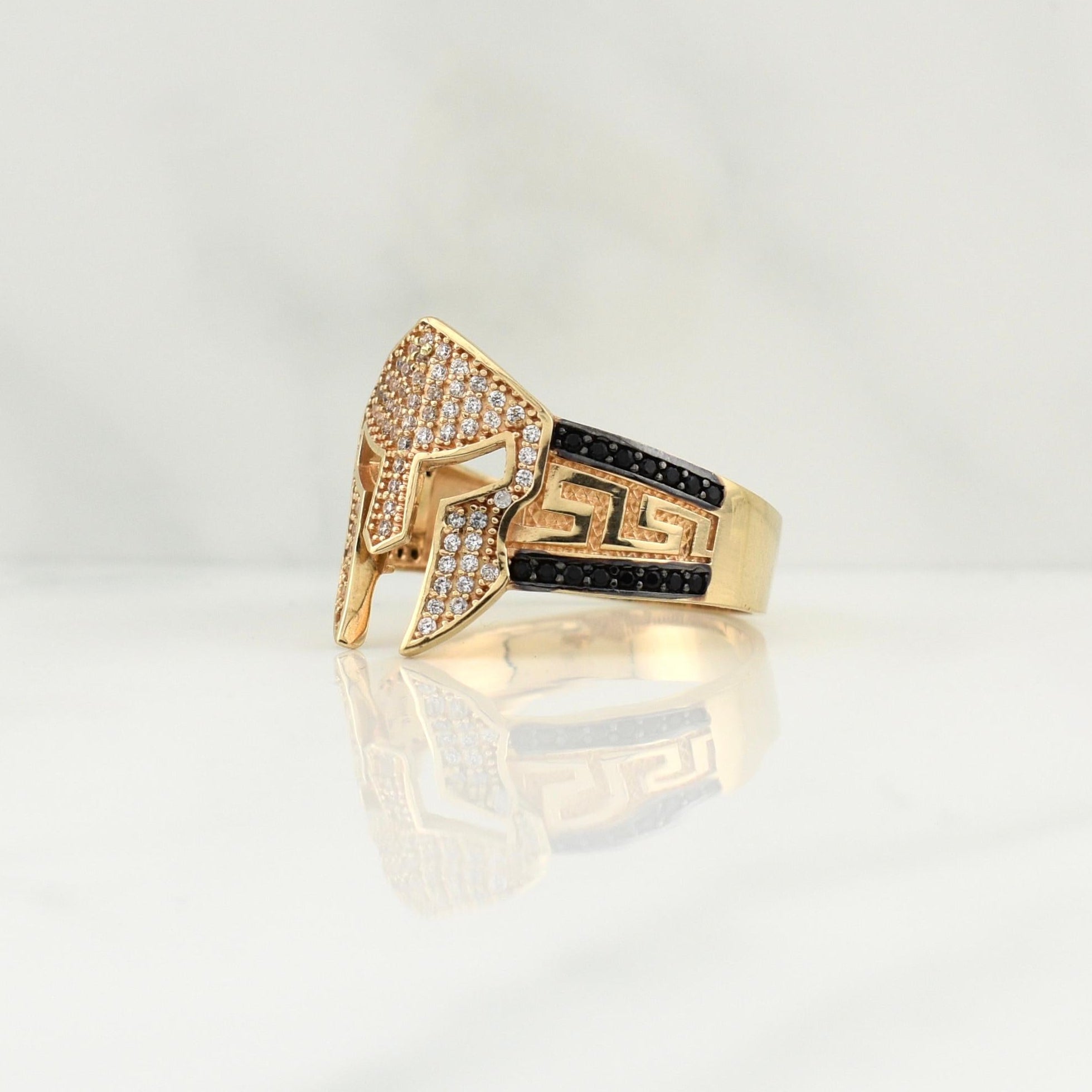 Anillo Casco Gladiador 8.95gr / T11 3/4 / Oro Amarillo 18K !