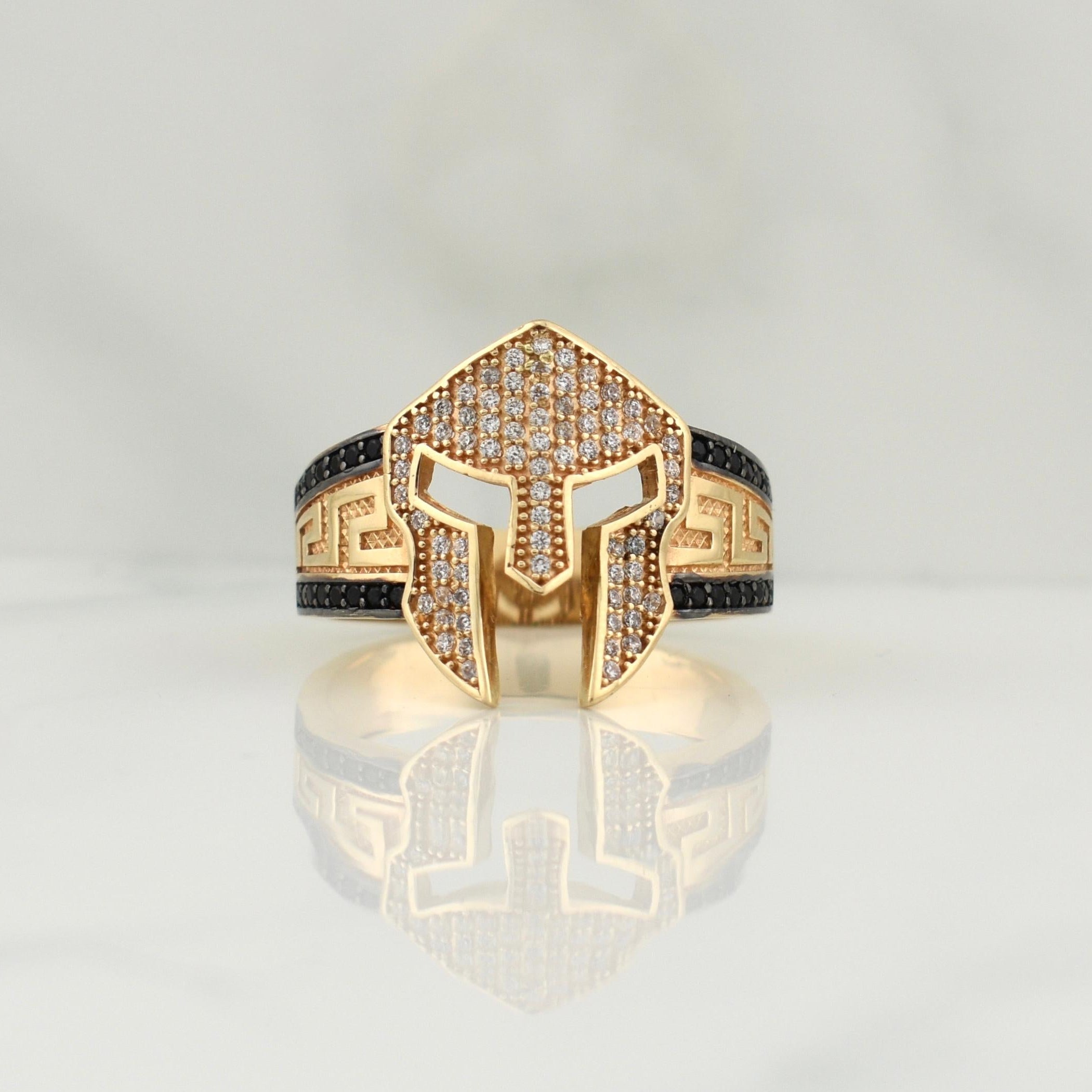 Anillo Casco Gladiador 8.95gr / T11 3/4 / Oro Amarillo 18K !