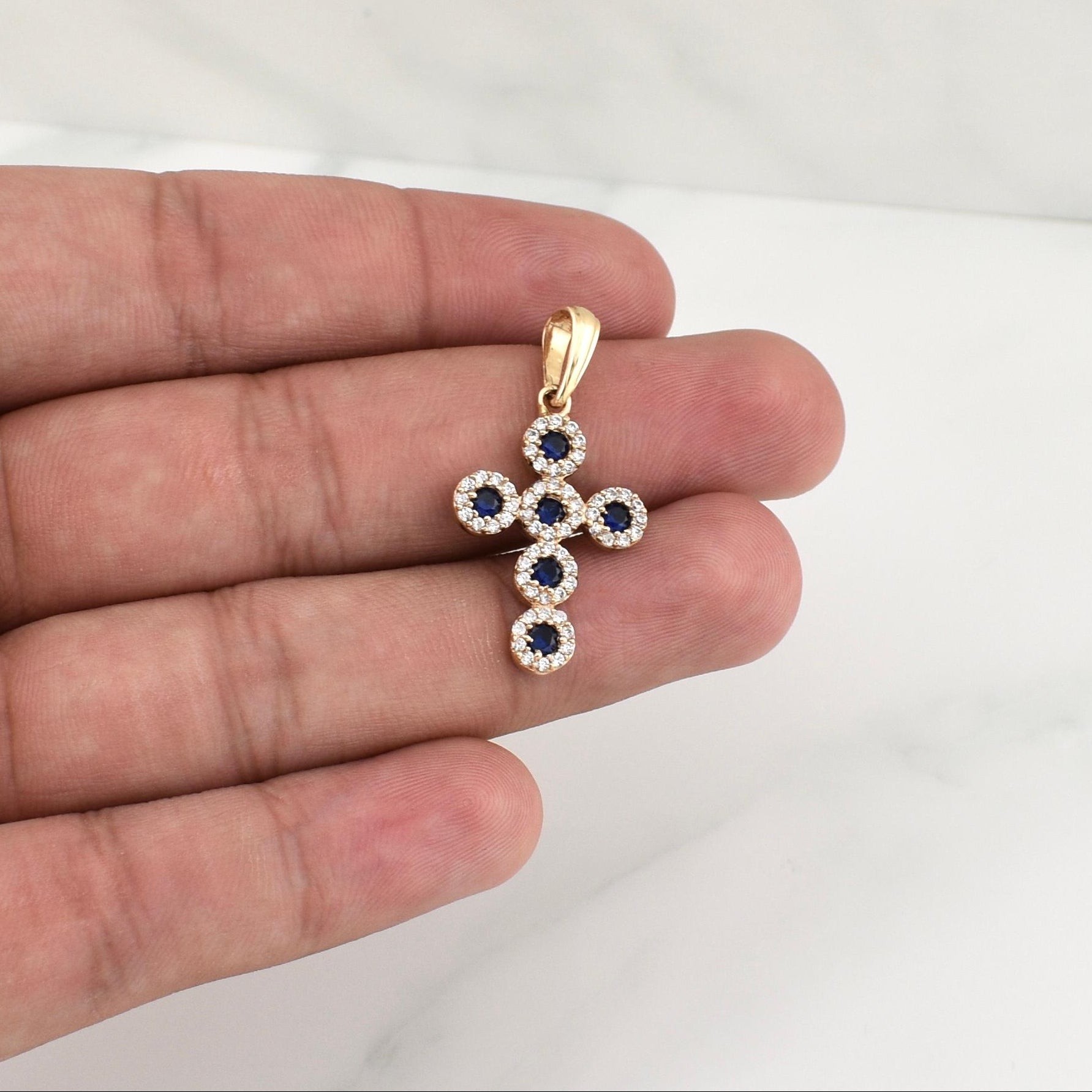 Dije Cruz Tupido 2.5gr / 1 1/2 in / Oro Amarillo 18K !