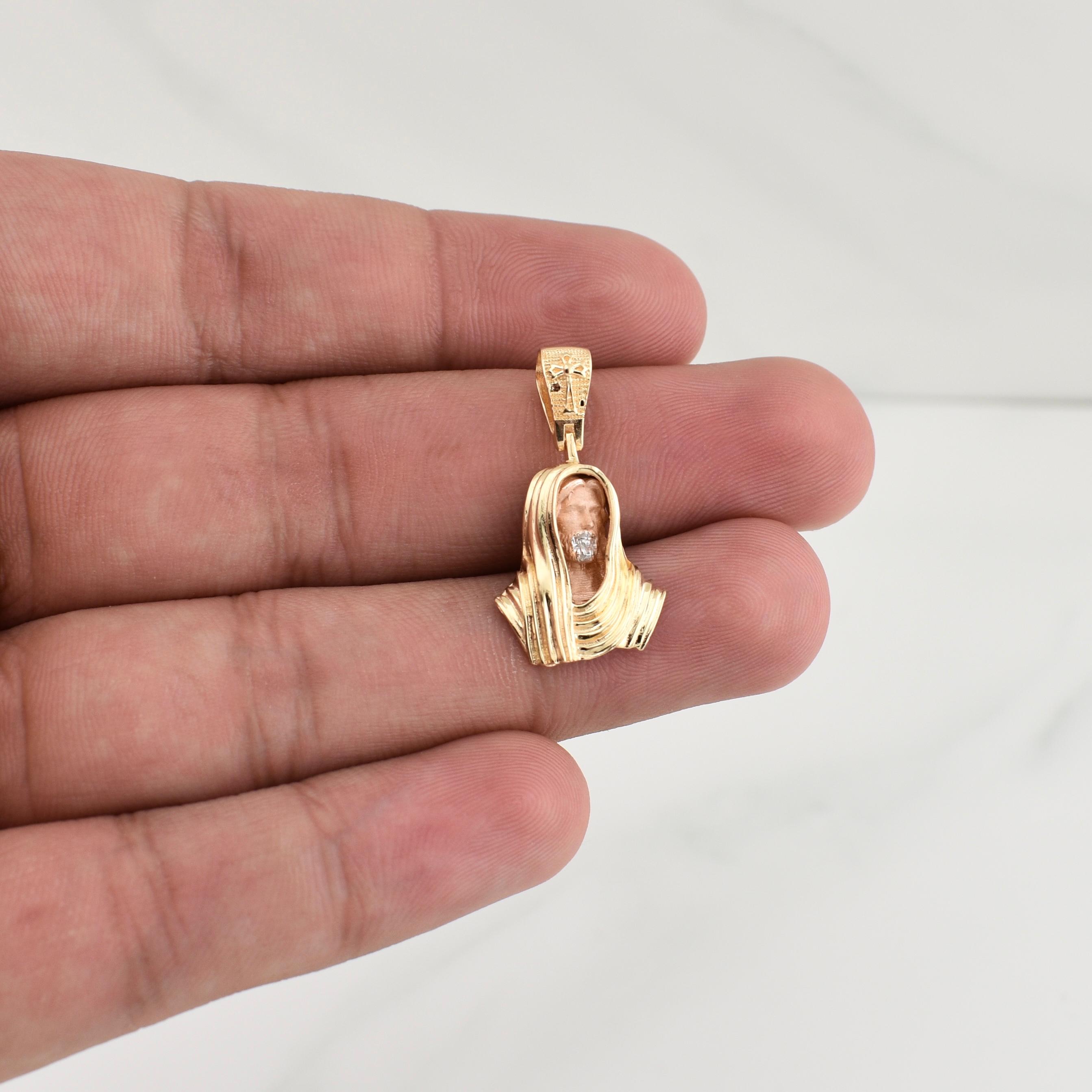 Dije Jesus 3.8gr / 1 1/4 in / Tres Oros 18K !