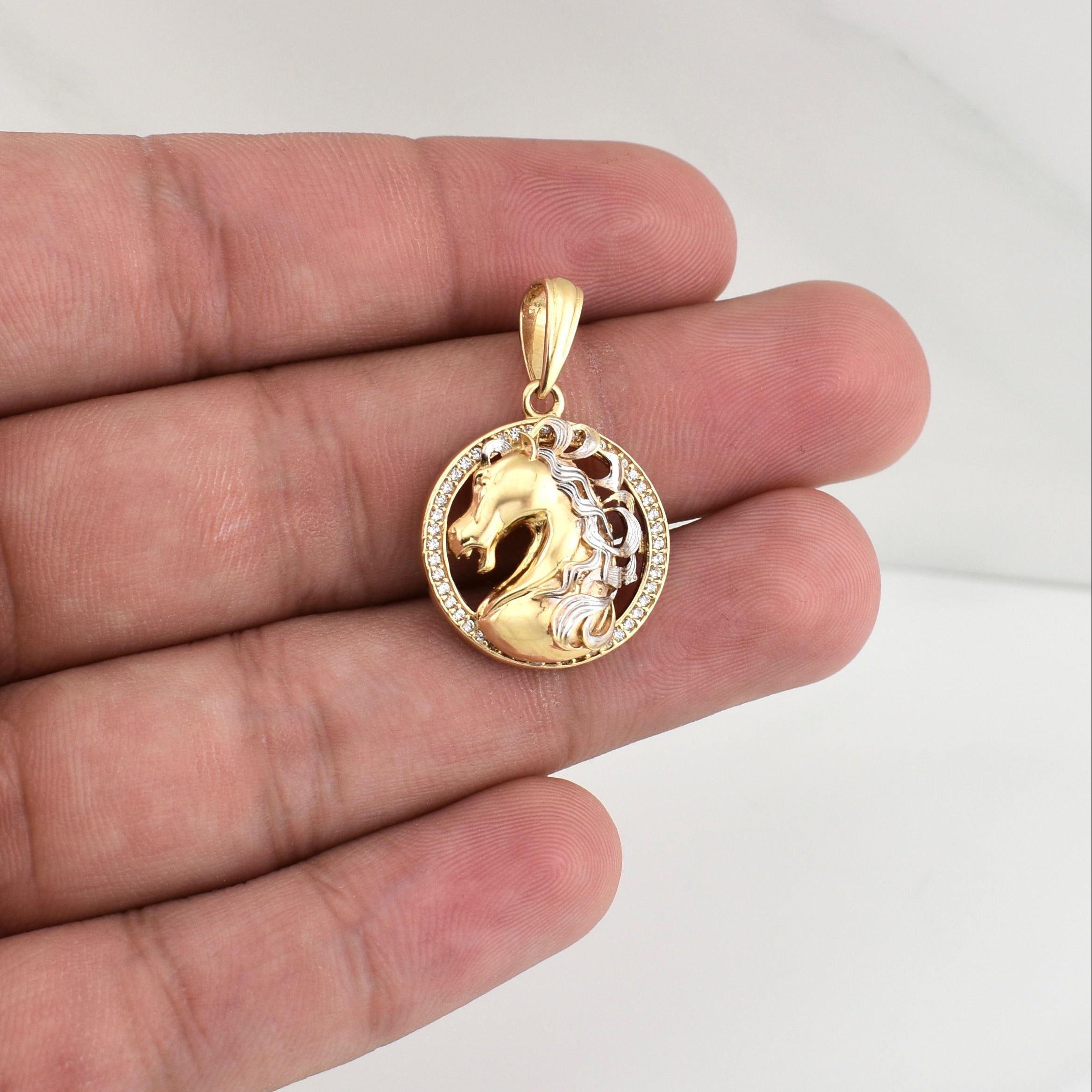 Dije Placa Caballo 4.55gr / 1 1/4 in / Dos Oros Amarillo Blanco 18K !