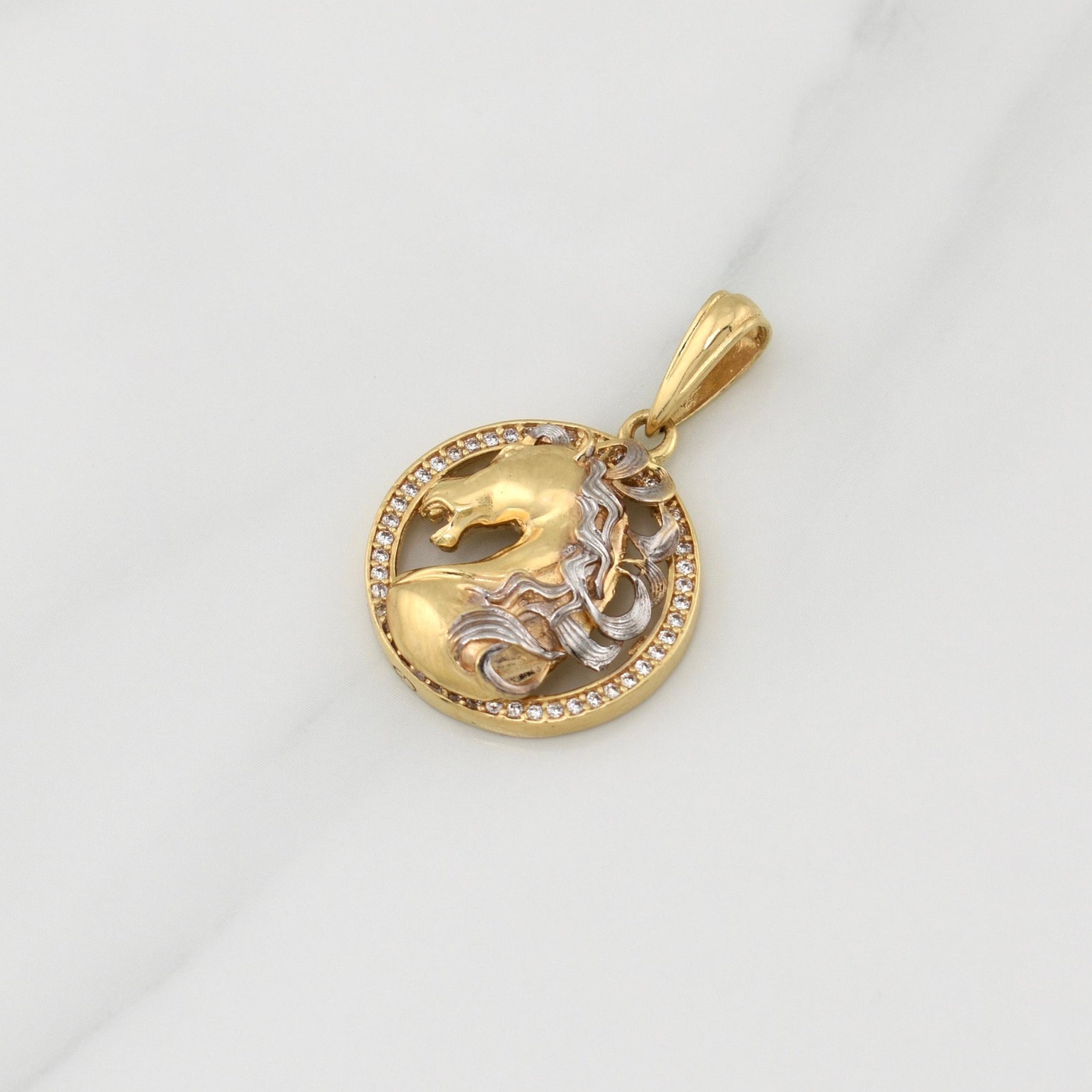 Dije Placa Caballo 4.55gr / 1 1/4 in / Dos Oros Amarillo Blanco 18K !