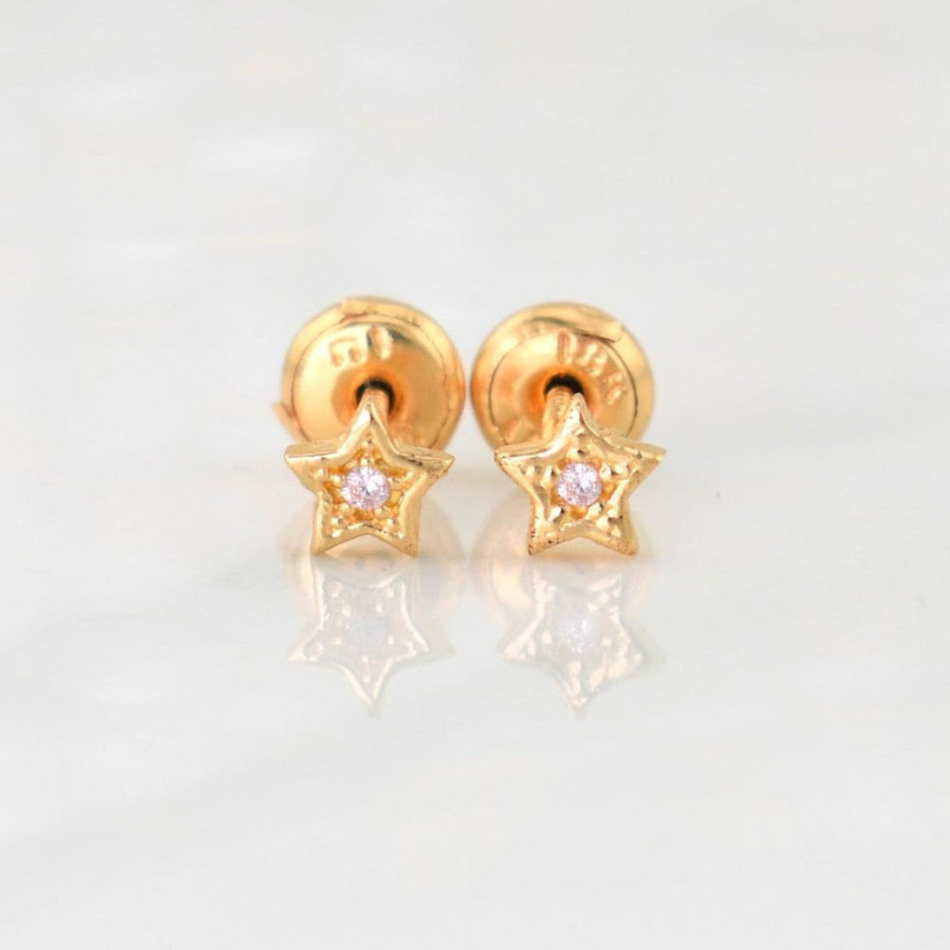 Topos Estrella 0.65gr / 4.8mm Oro Amarillo 18K !