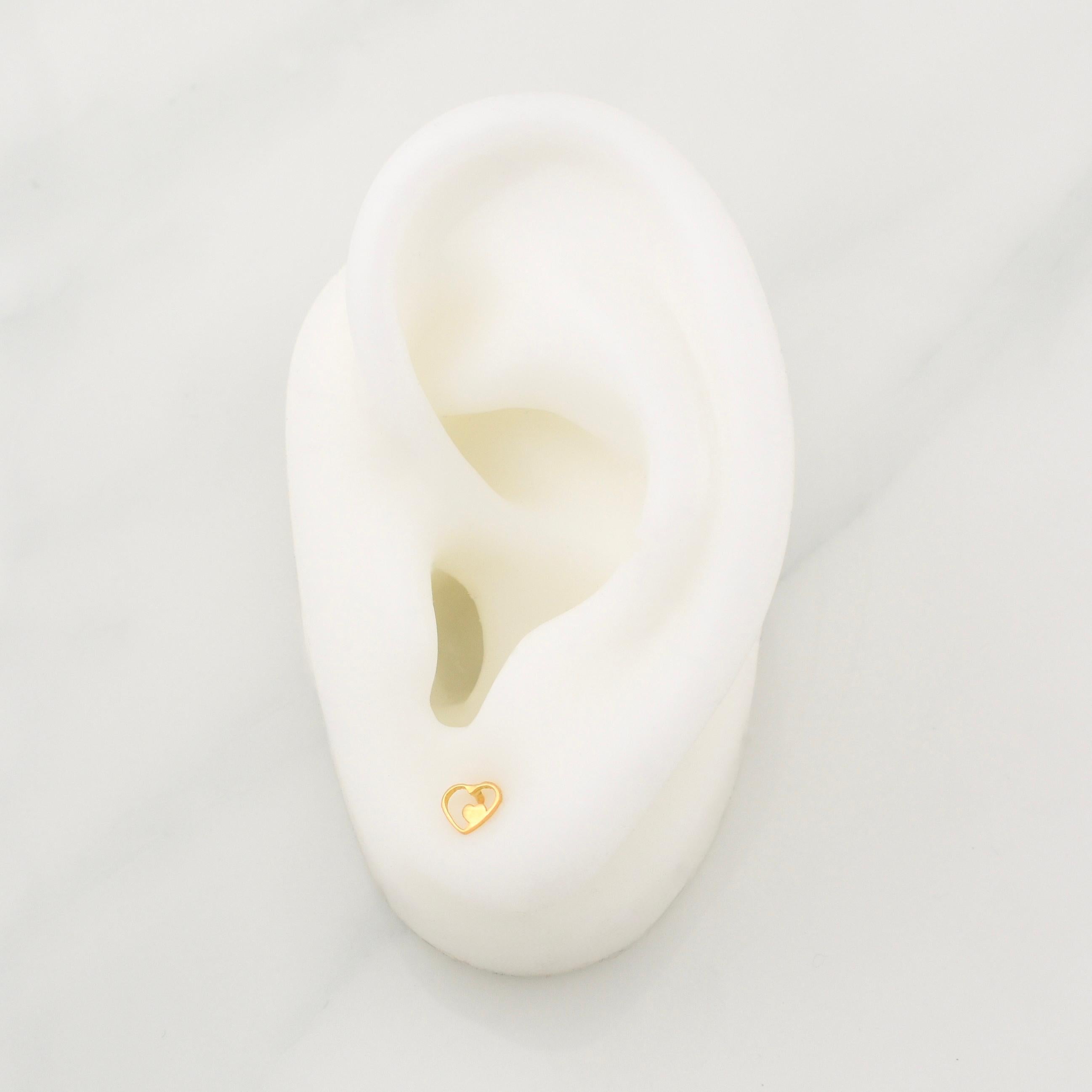 Topos Silueta Corazon Oblicuo 0.5gr / 5.9mm Oro Amarillo 18K !