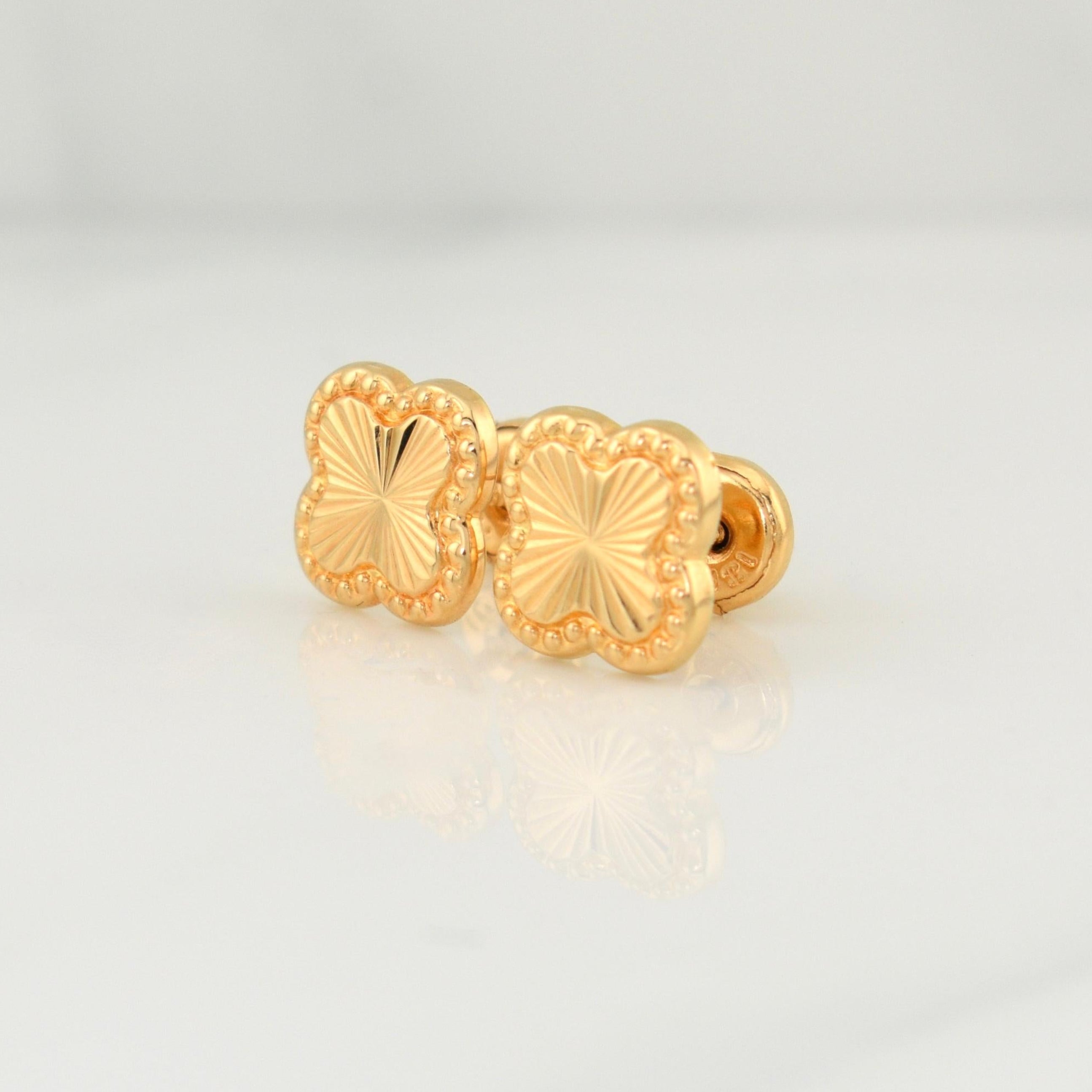 Diamond Cut Clover Stud Earrings 1.15gr / 8.6mm Yellow Gold 18K !