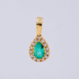 Dije Gota Borde Tupido Esmeraldas 35pts Diamantes 14pts 1.1gr / 1/2 in / Oro Amarillo 18K ©