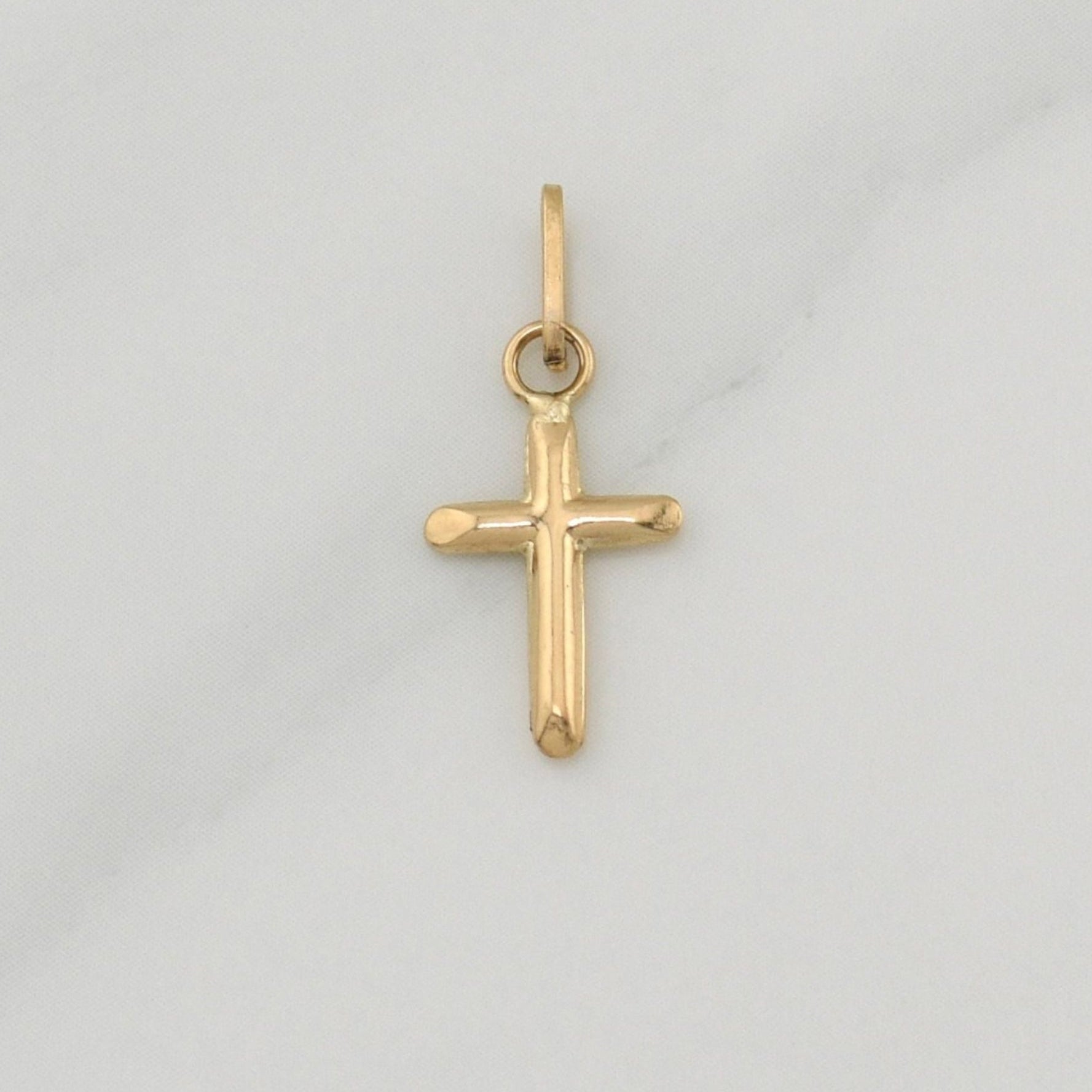 Dije Cruz Puntas Planas 0.4gr / 3/4 in / Oro Amarillo 18K !