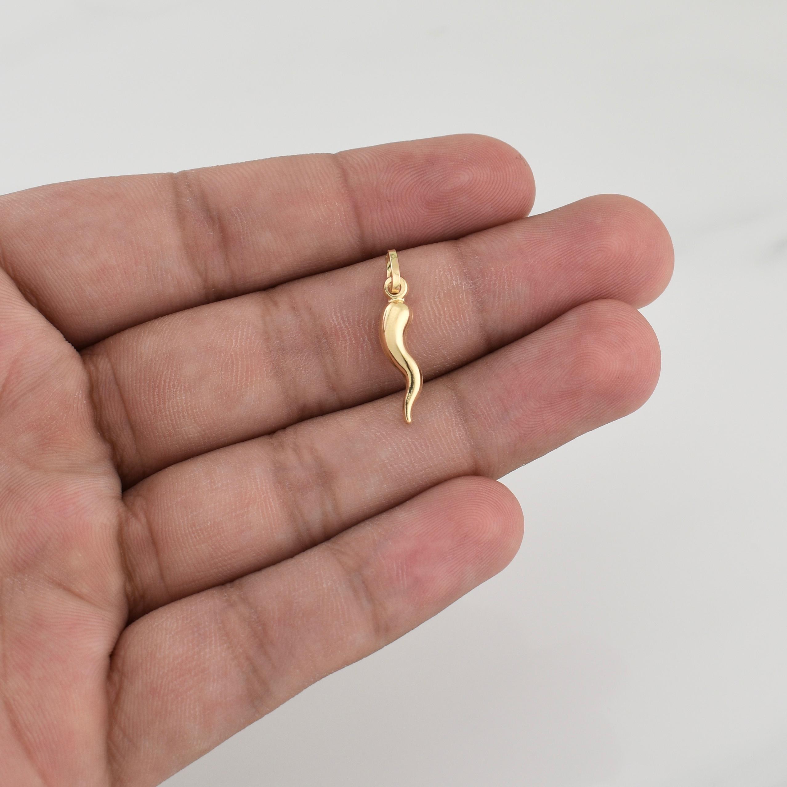 Pendant Jalapeño Pepper 0.7 g / 1 in Yellow Gold 18K