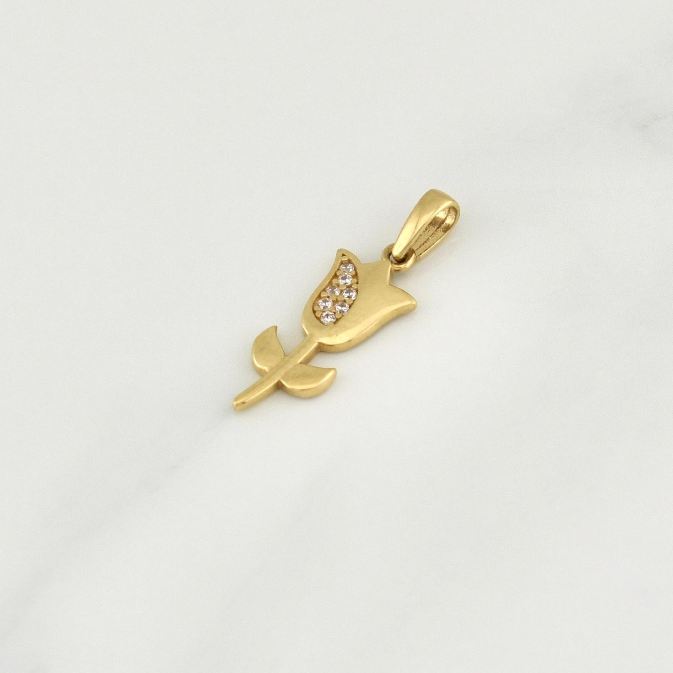 Dije Flor Rosa 0.65 g / 3/4 in Oro Amarillo 18K