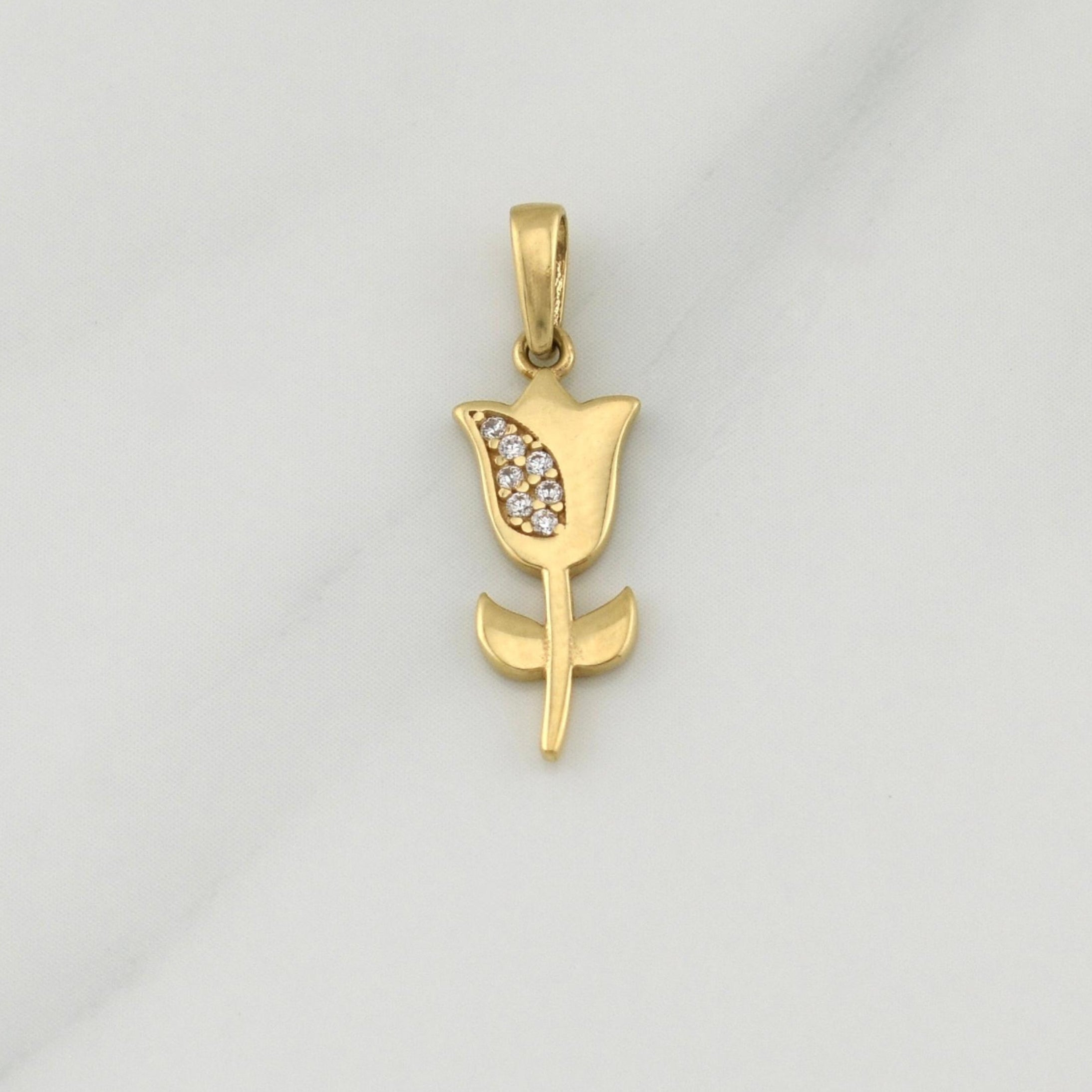 Dije Flor Rosa 0.7 g / 3/4 in Oro Amarillo 18K