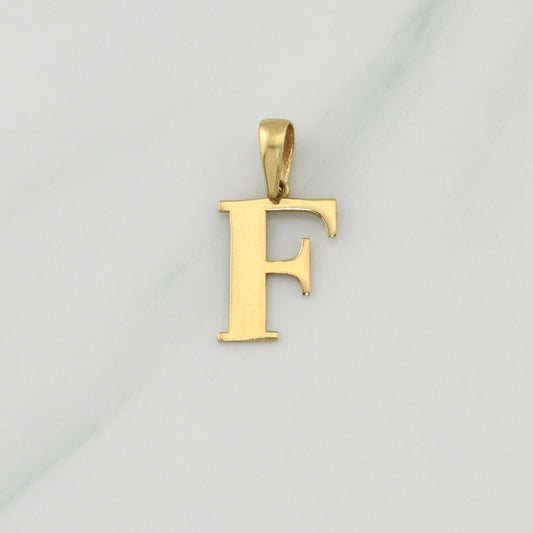 Dije Letra F 1 g / 3/4 in Oro Amarillo 18K